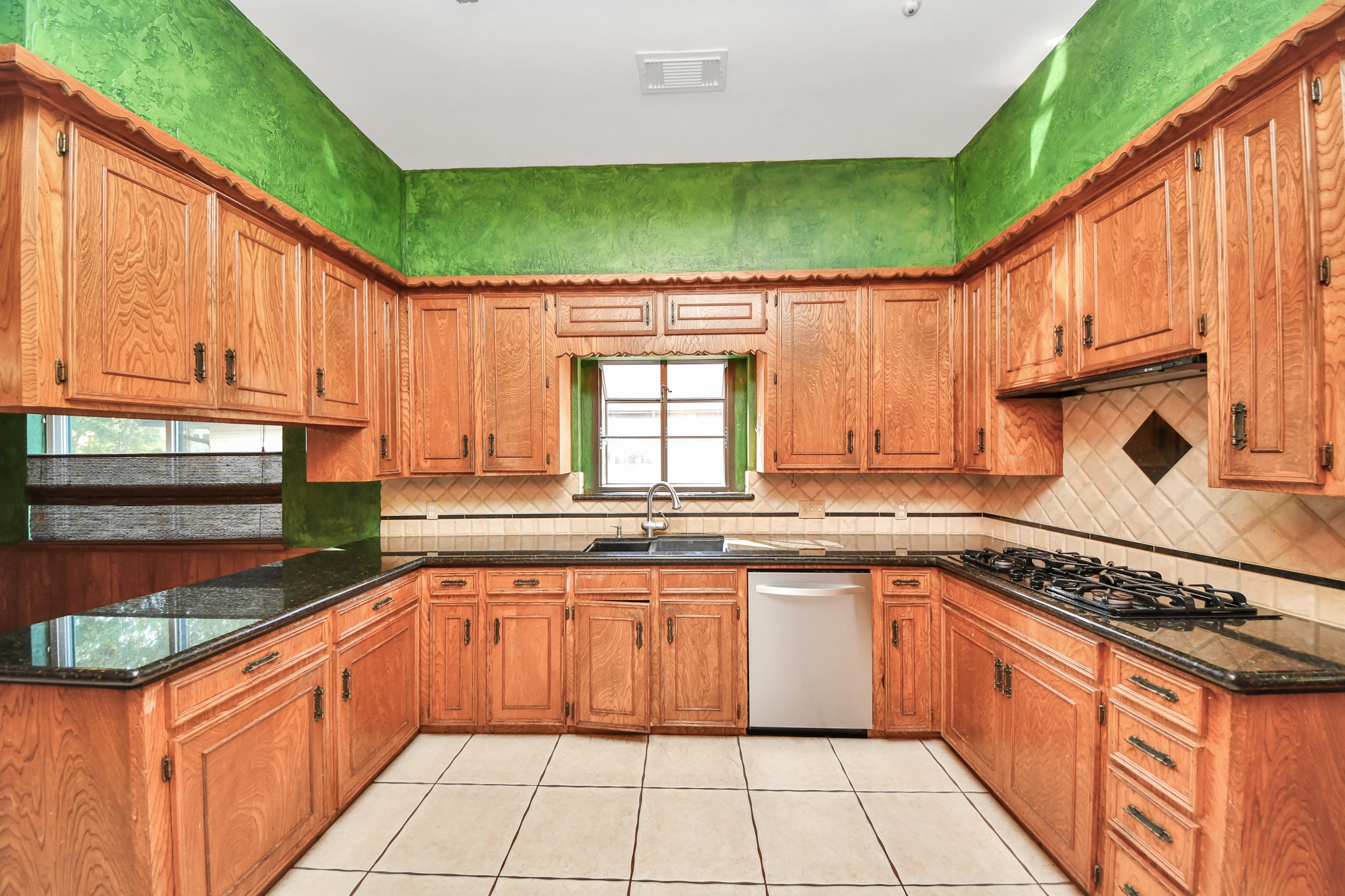 722 Chevy Chase Circle Property Photo 8