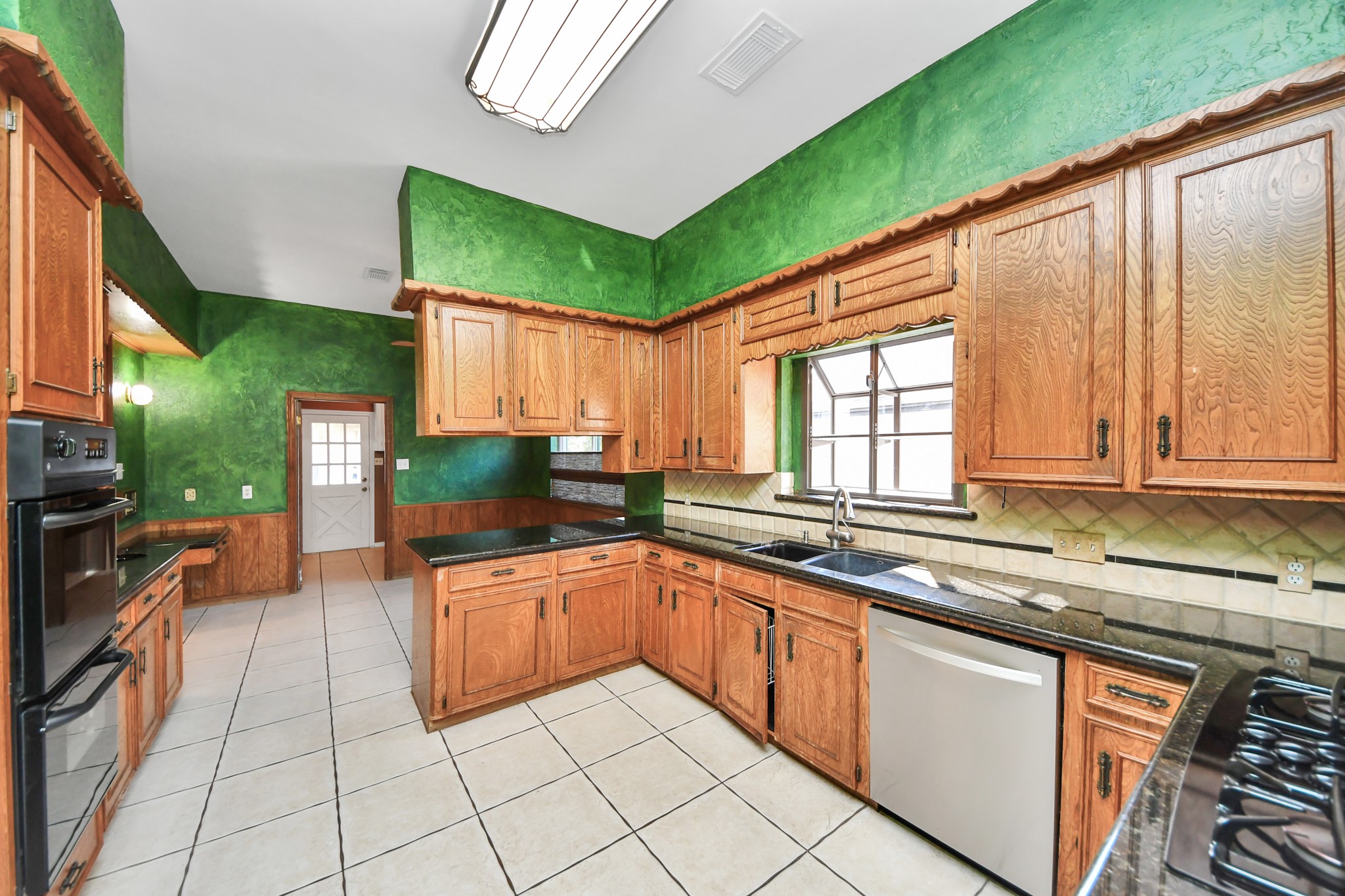 722 Chevy Chase Circle Property Photo 9