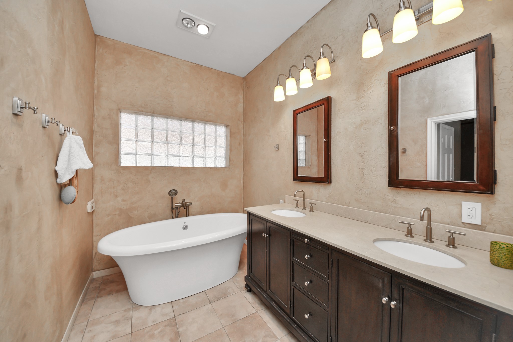 722 Chevy Chase Circle Property Photo 13