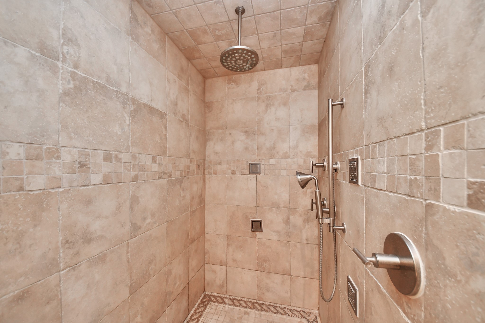 722 Chevy Chase Circle Property Photo 15