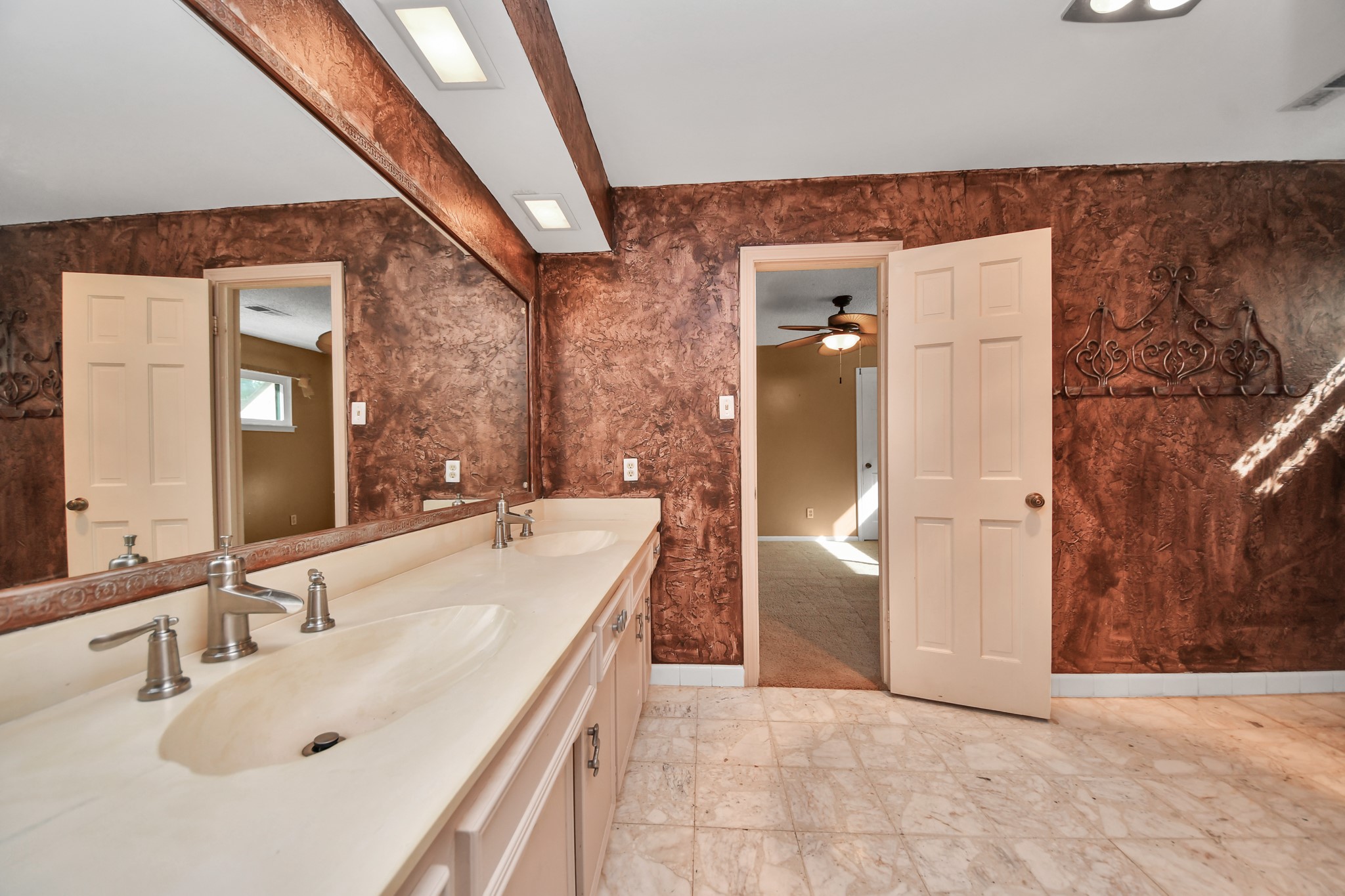 722 Chevy Chase Circle Property Photo 19