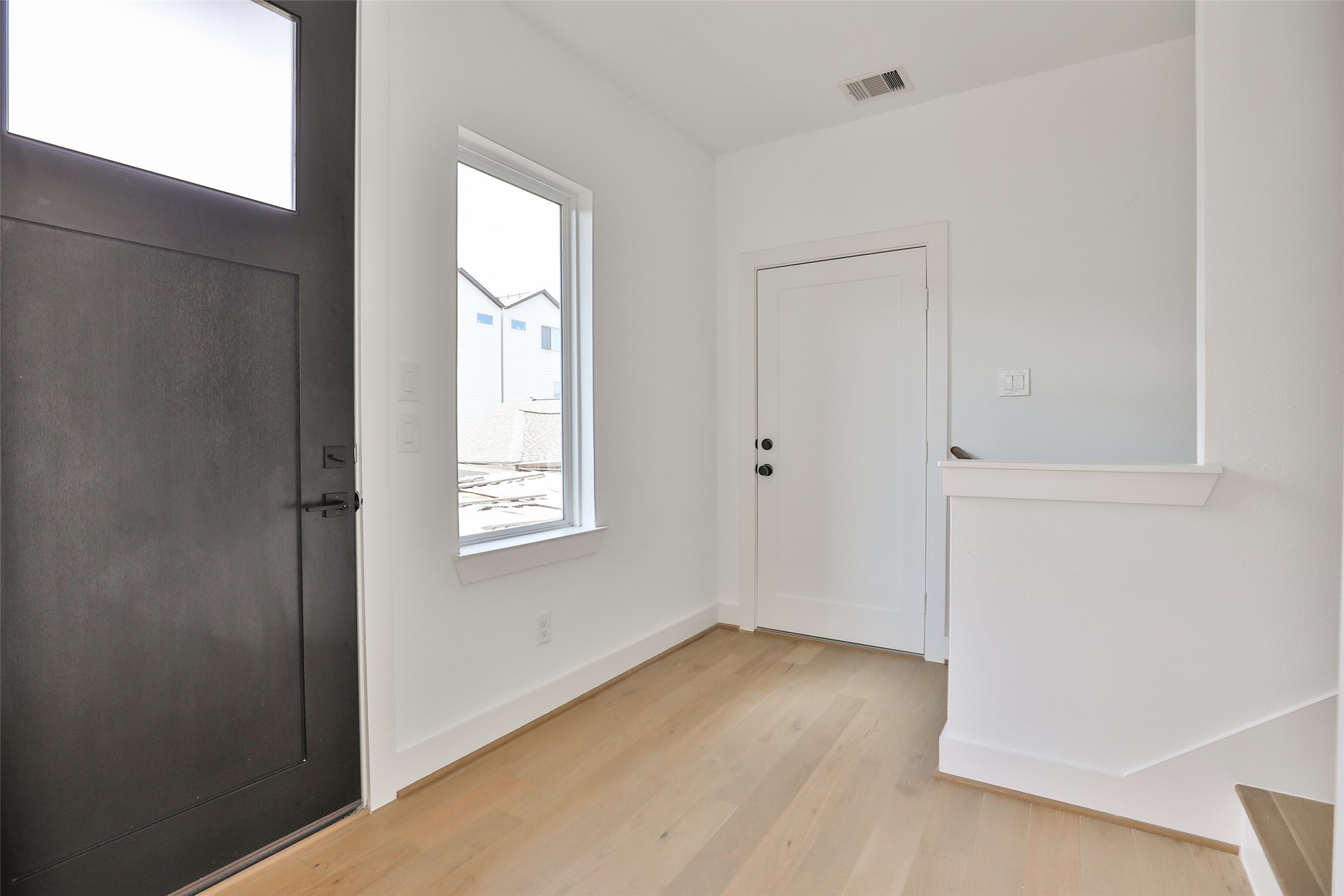 1016 W 15th 1/2 Street C Property Photo 5