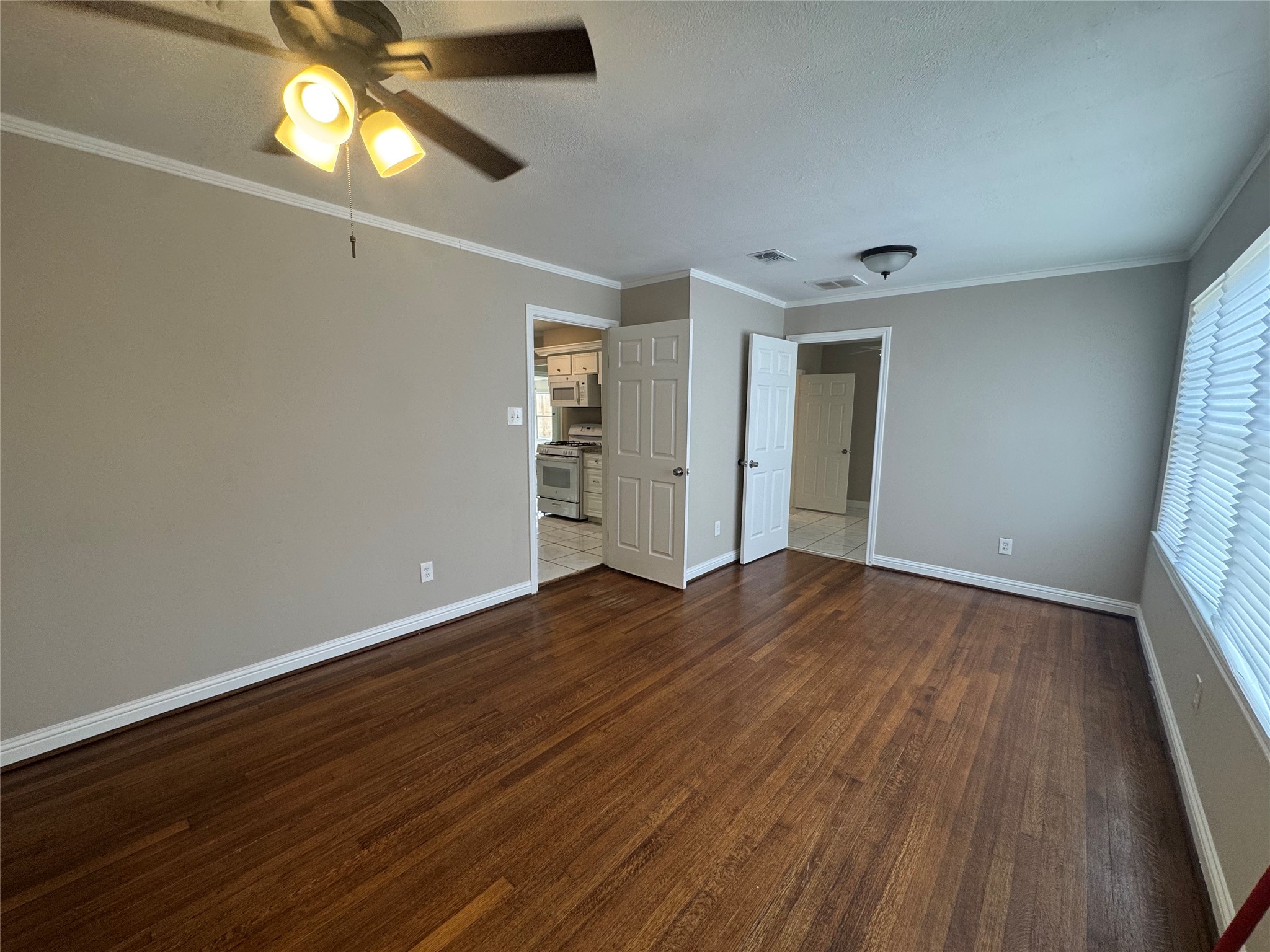 814 Globe Street Property Photo 2