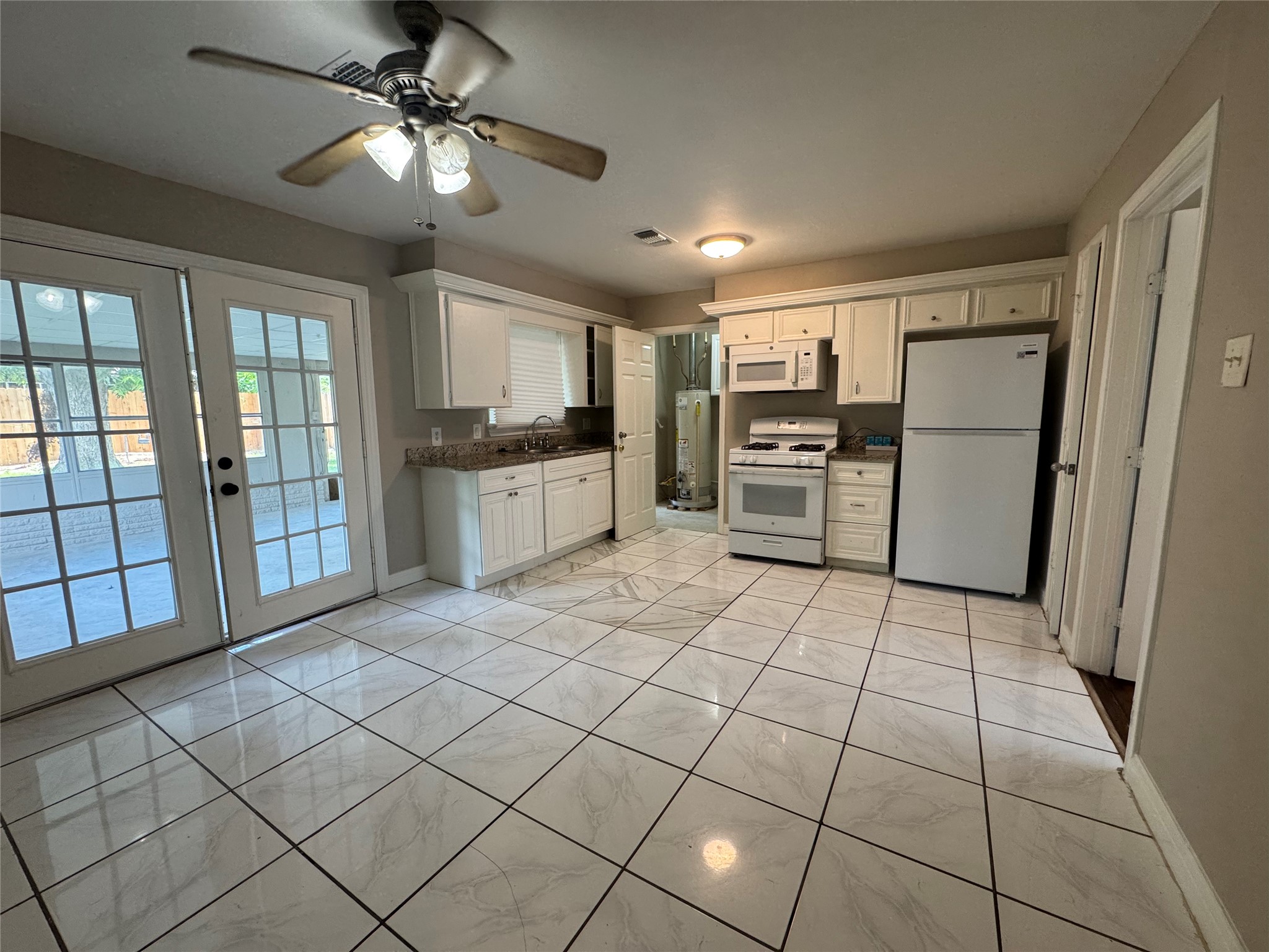 814 Globe Street Property Photo 6