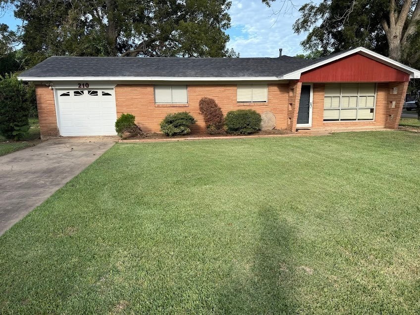 210 Southern Oaks Drive Property Photo 1