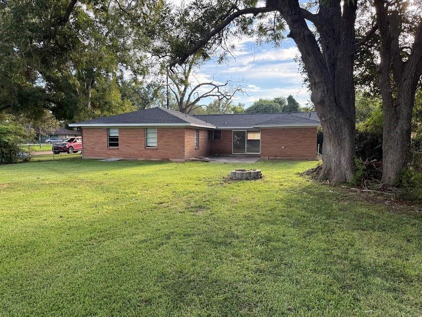 210 Southern Oaks Drive, Lake Jackson Tx 77566 Property Photo 20