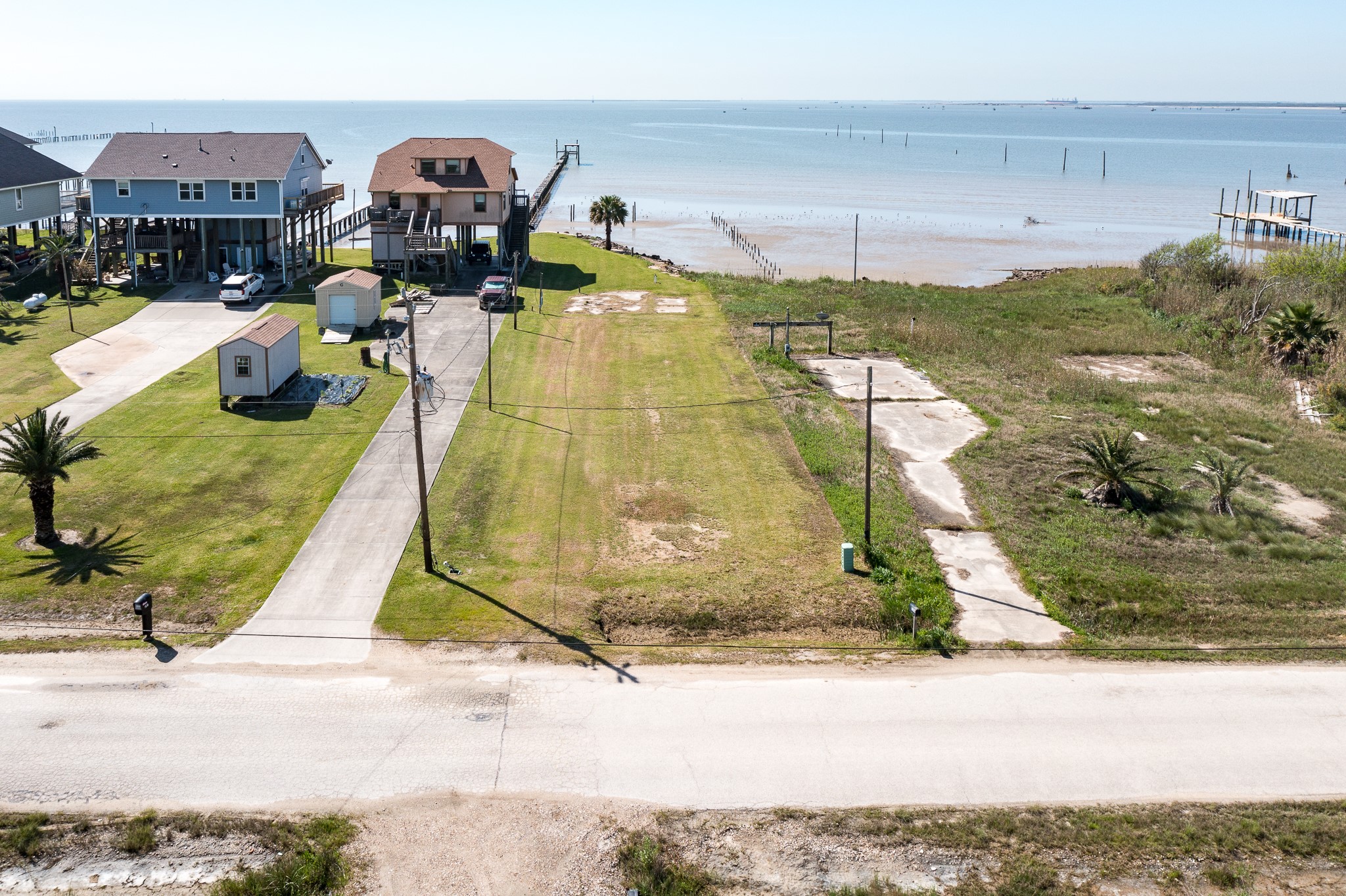 000 Bayside Drive Property Photo