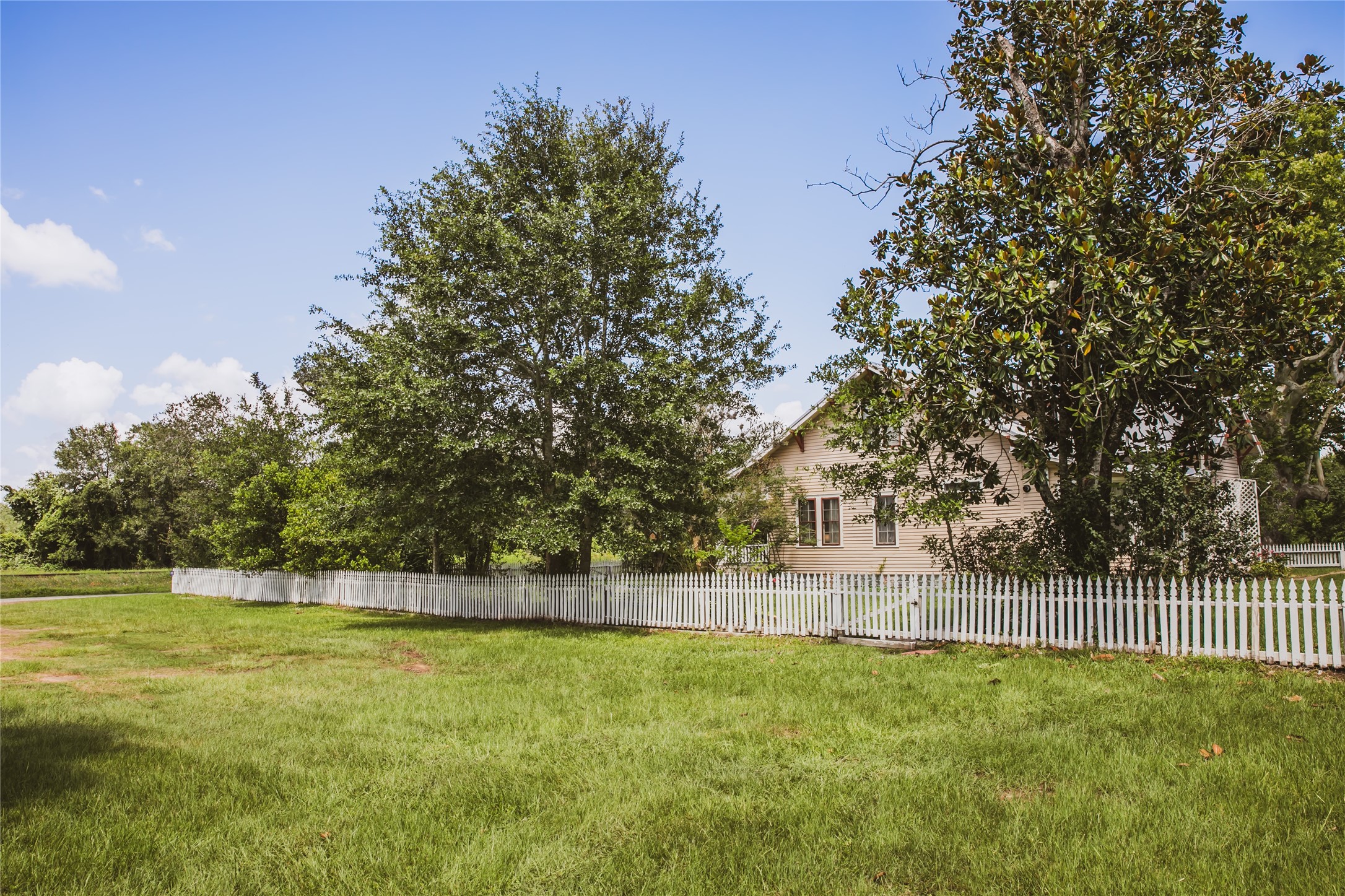 10753 Track Rd E Property Photo 40