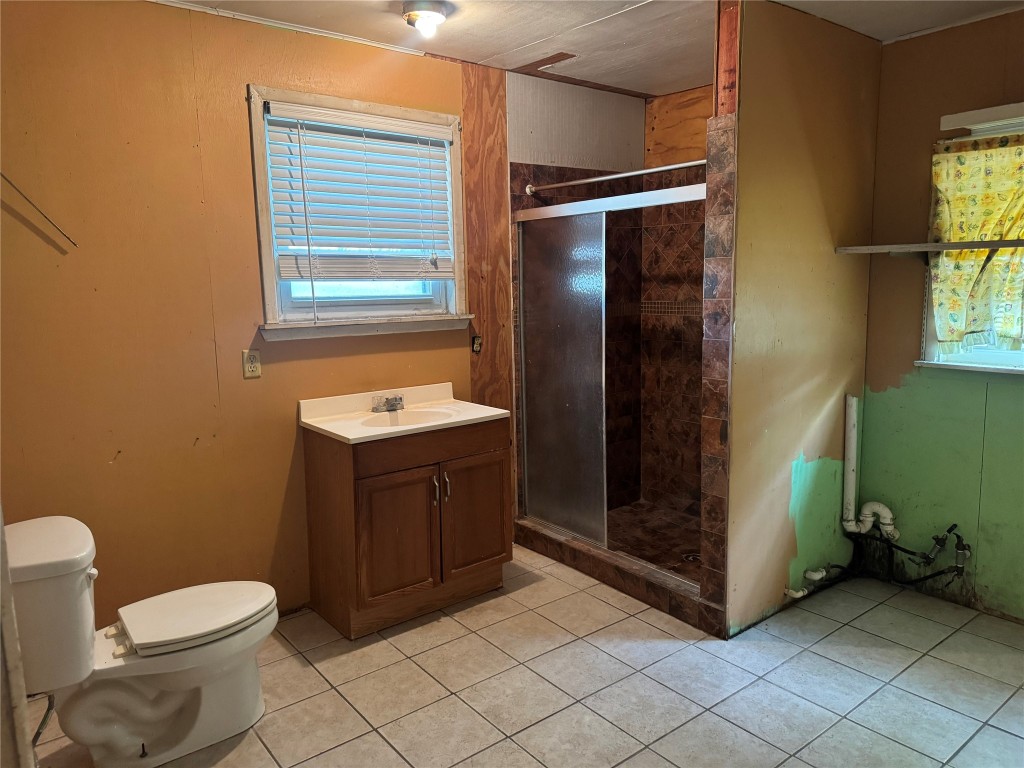619 N Avenue C Property Photo 8