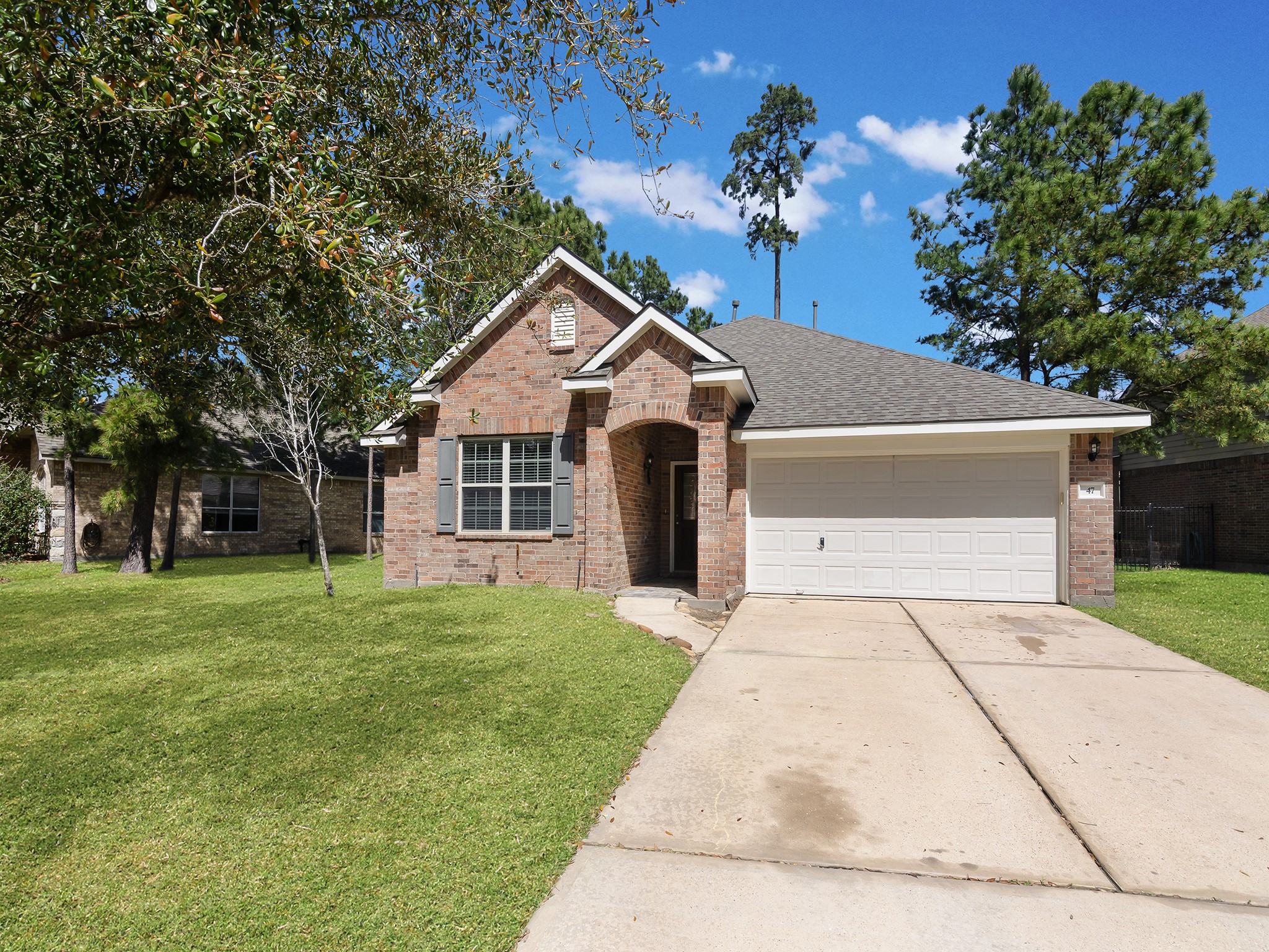 47 Lasting Spring Property Photo 2