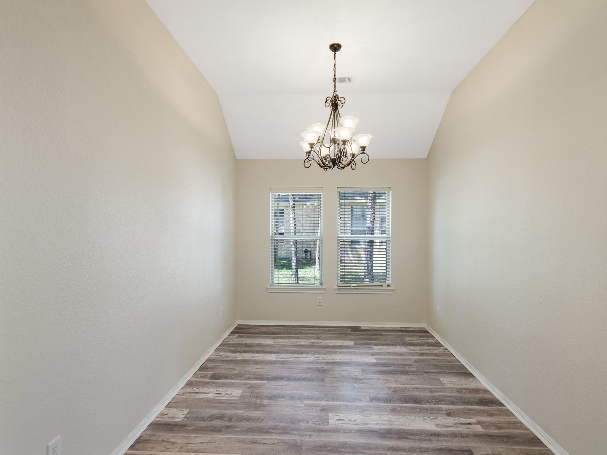 47 Lasting Spring Property Photo 12