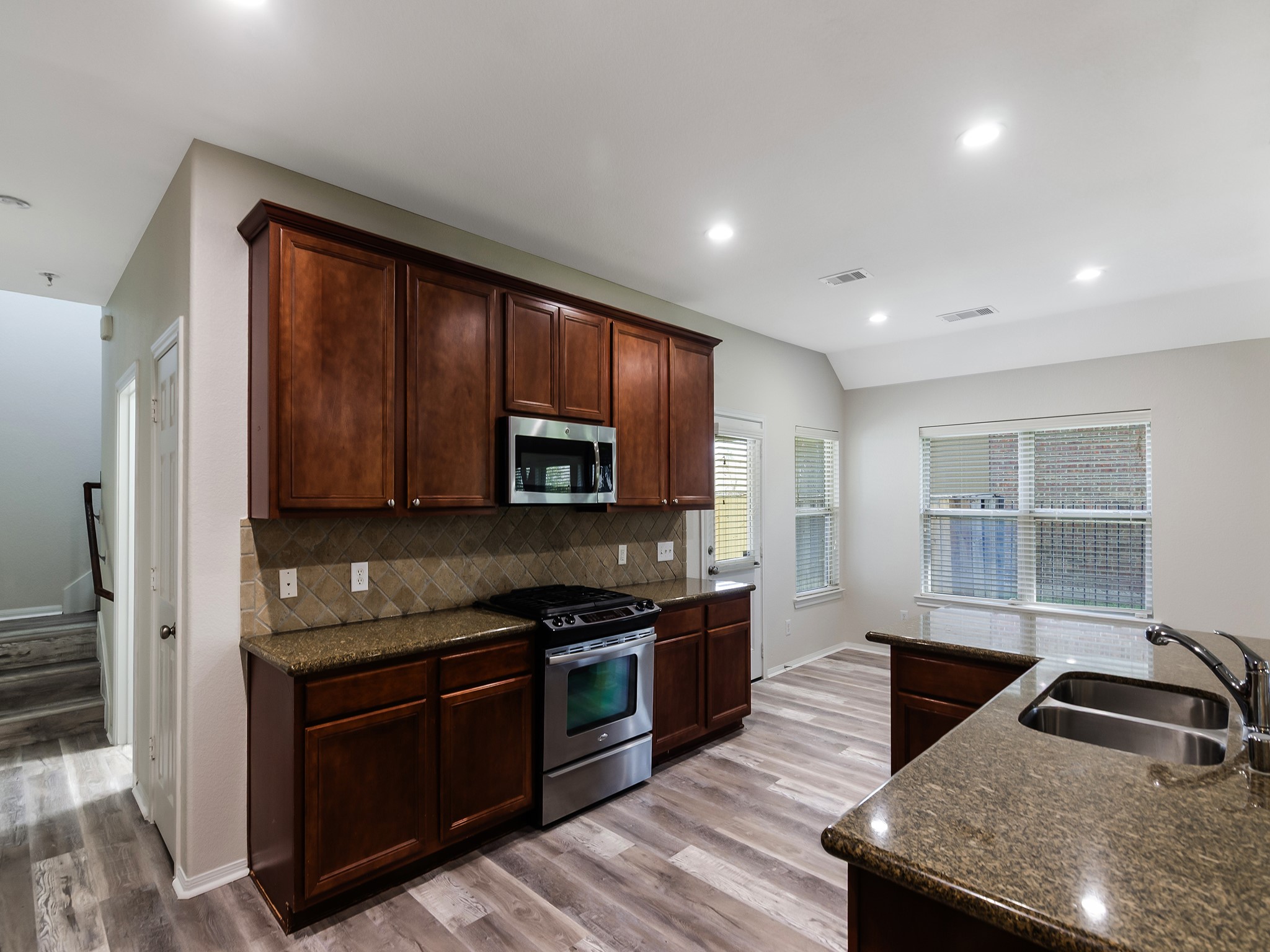 47 Lasting Spring Property Photo 16