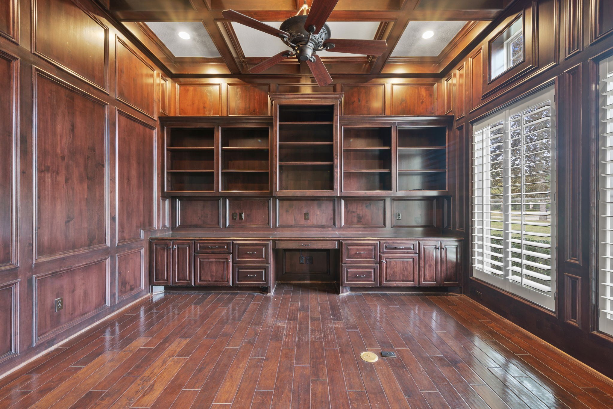 2102 Countryshire Lane Property Photo 8