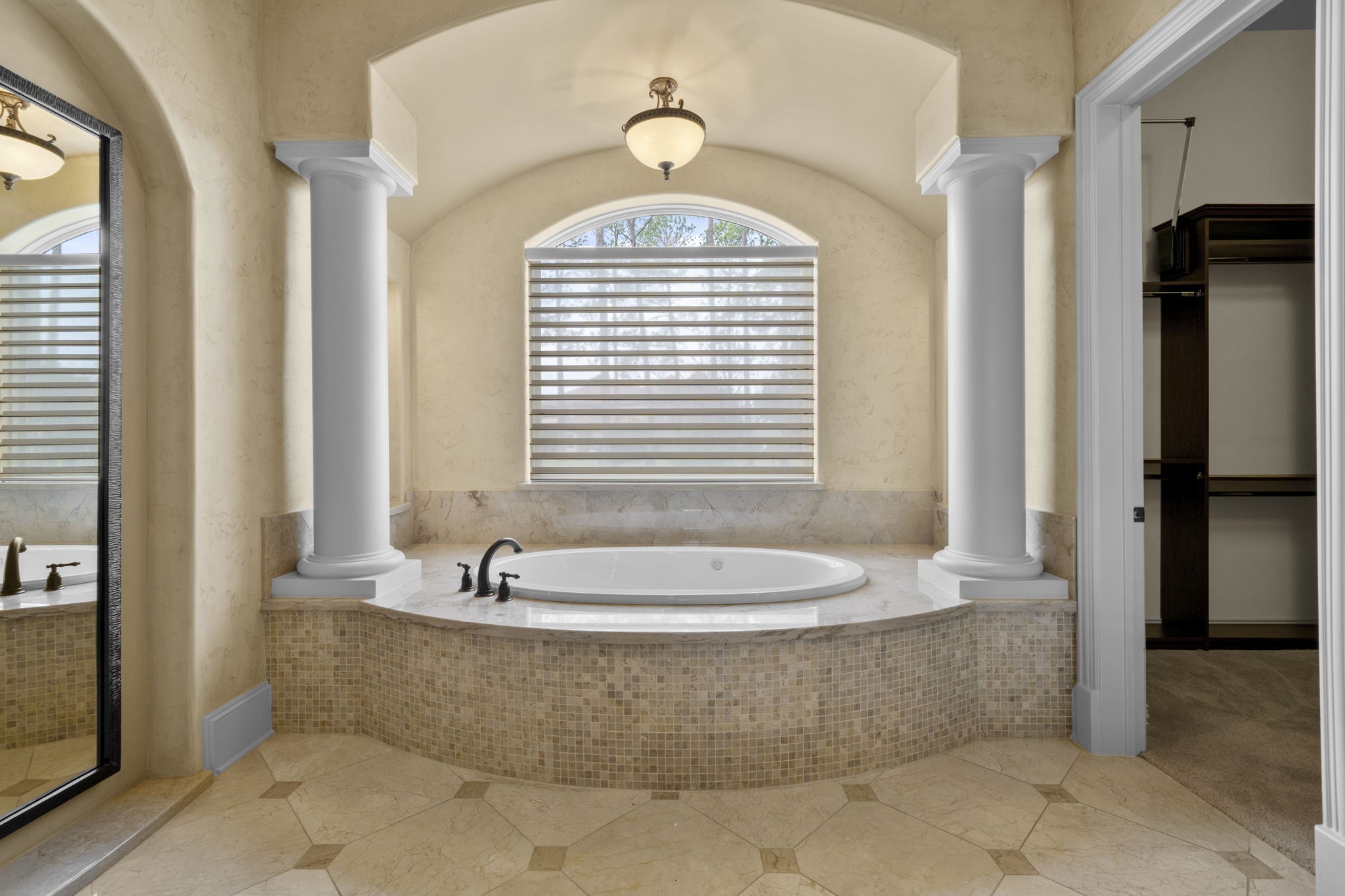 2102 Countryshire Lane Property Photo 22