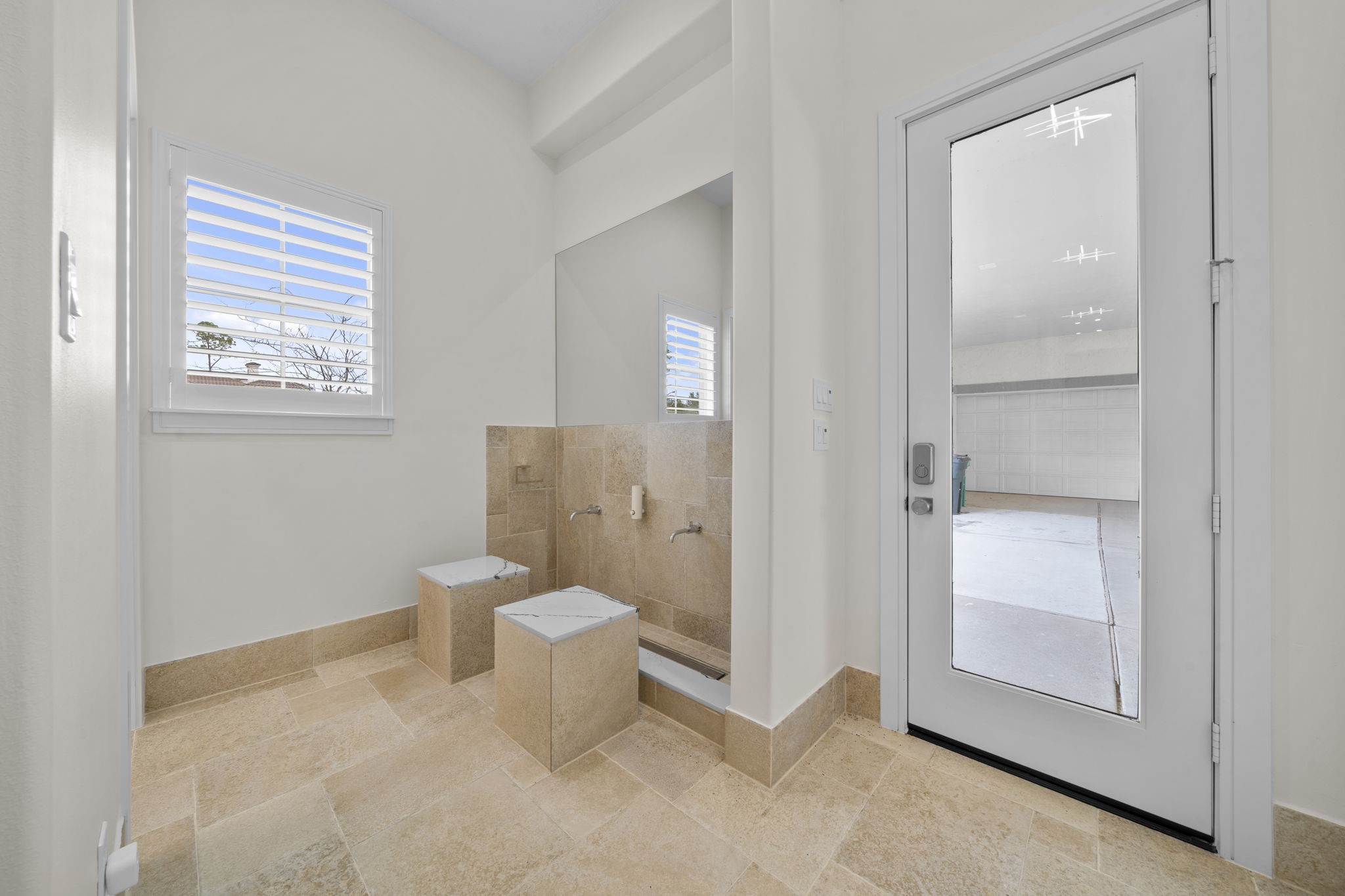 2102 Countryshire Lane Property Photo 24