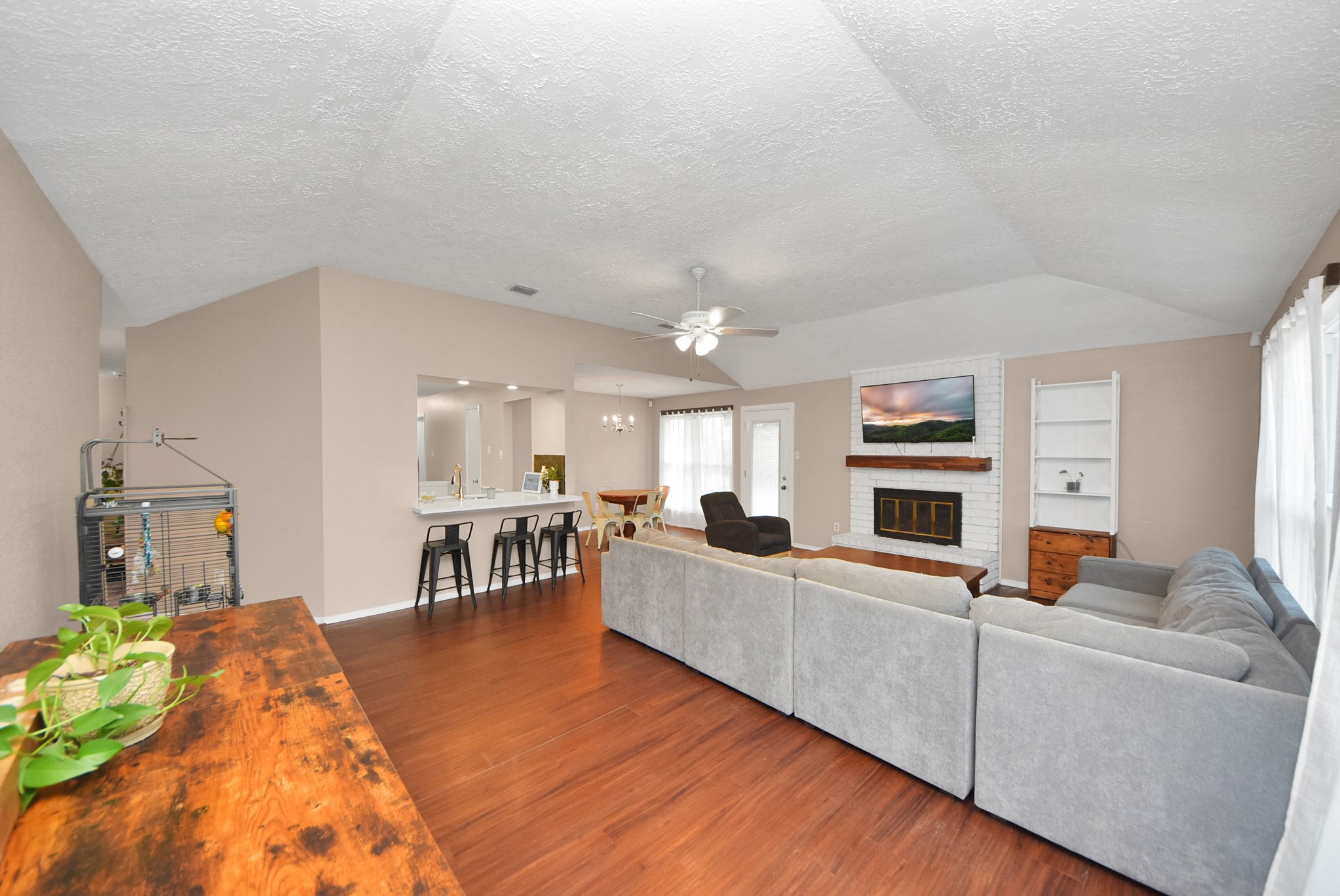 2519 Colonial Ridge Drive Property Photo 6