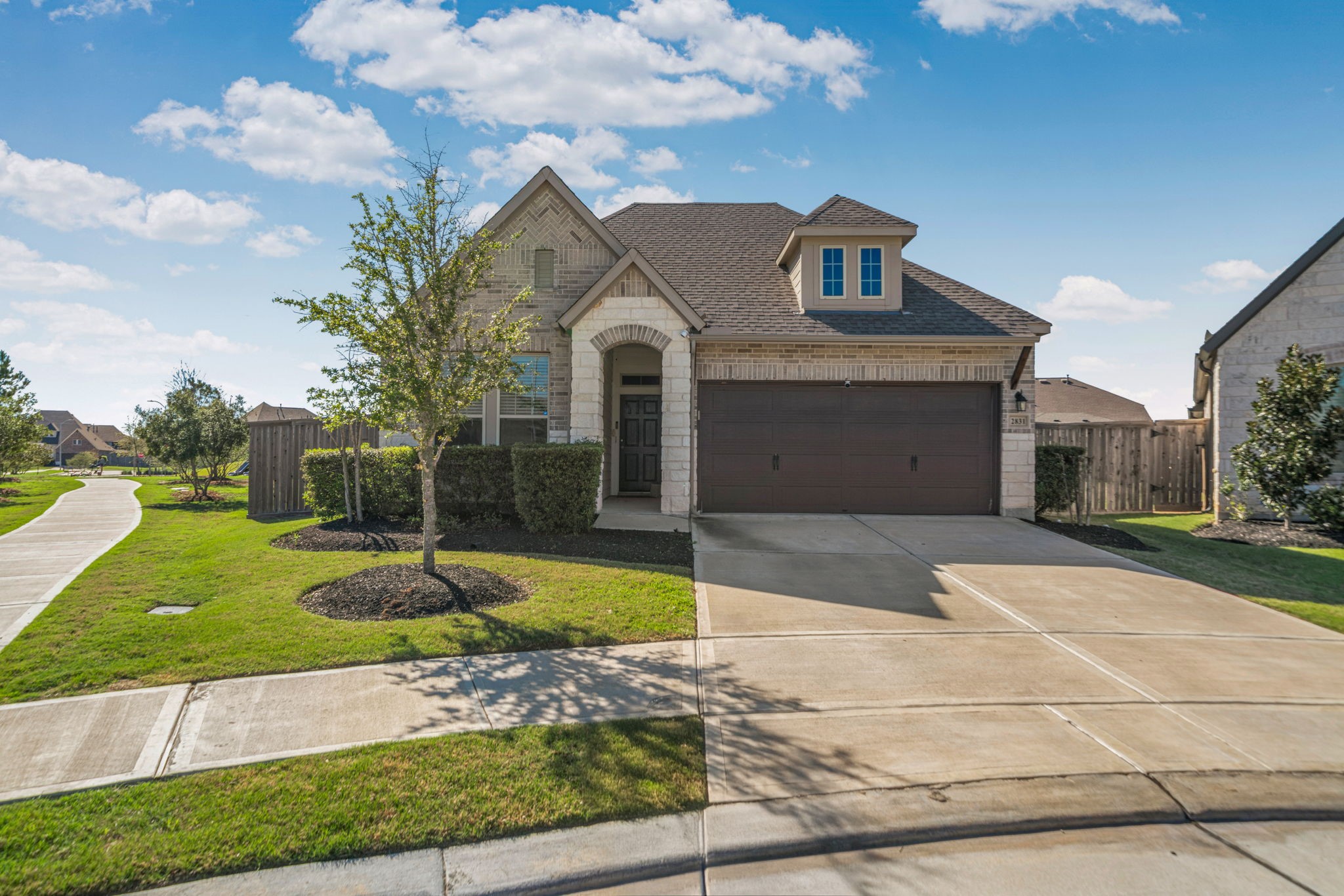 2831 Chestnut Oak Circle Property Photo 1