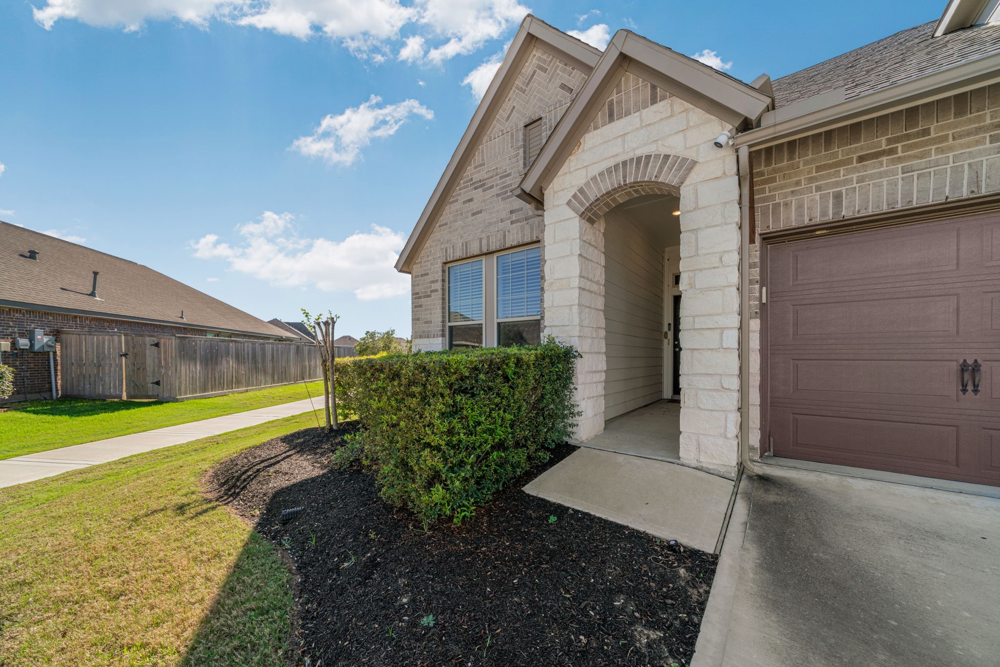 2831 Chestnut Oak Circle Property Photo 4