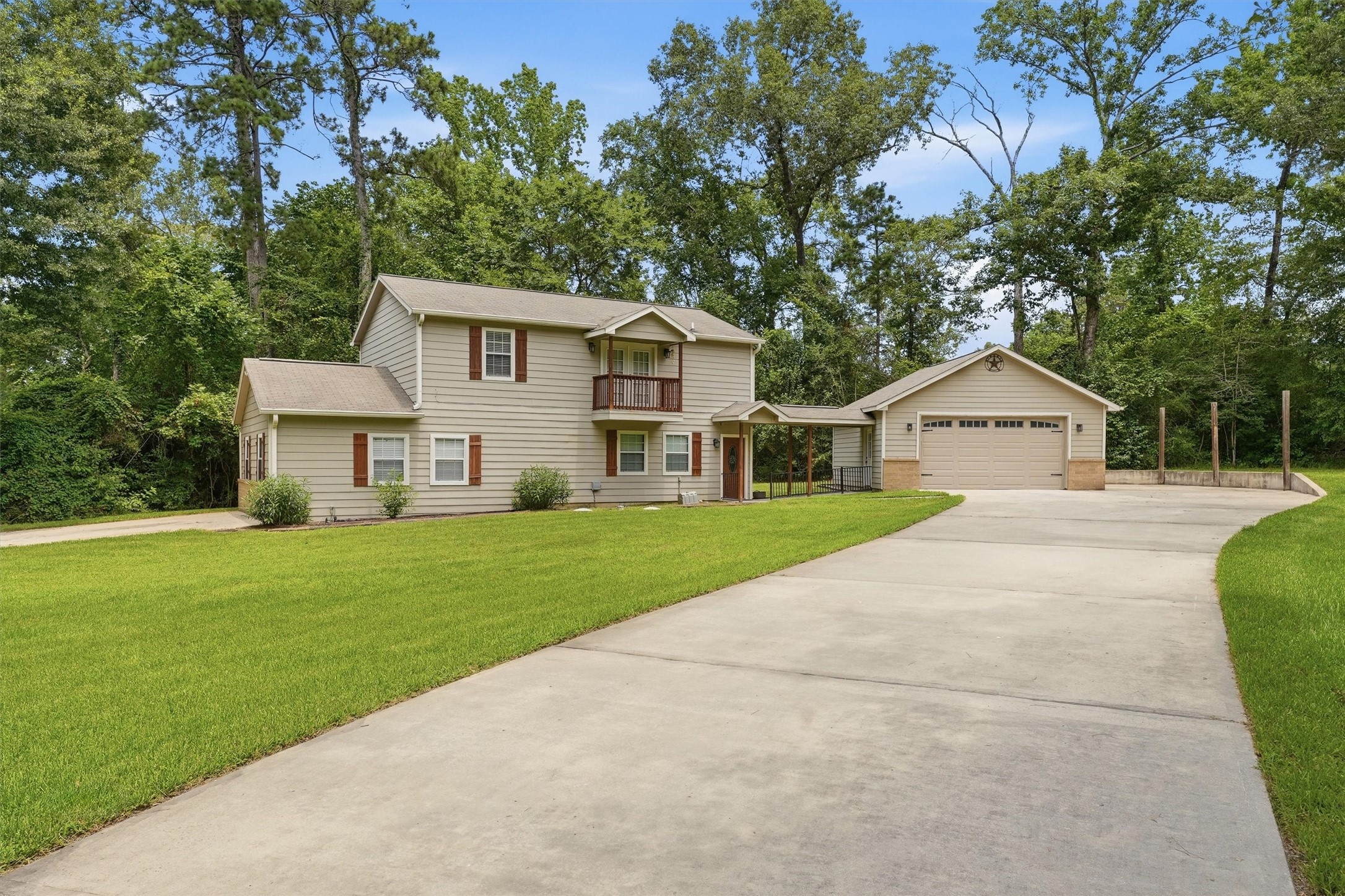 15621 Northland Drive Property Photo 1