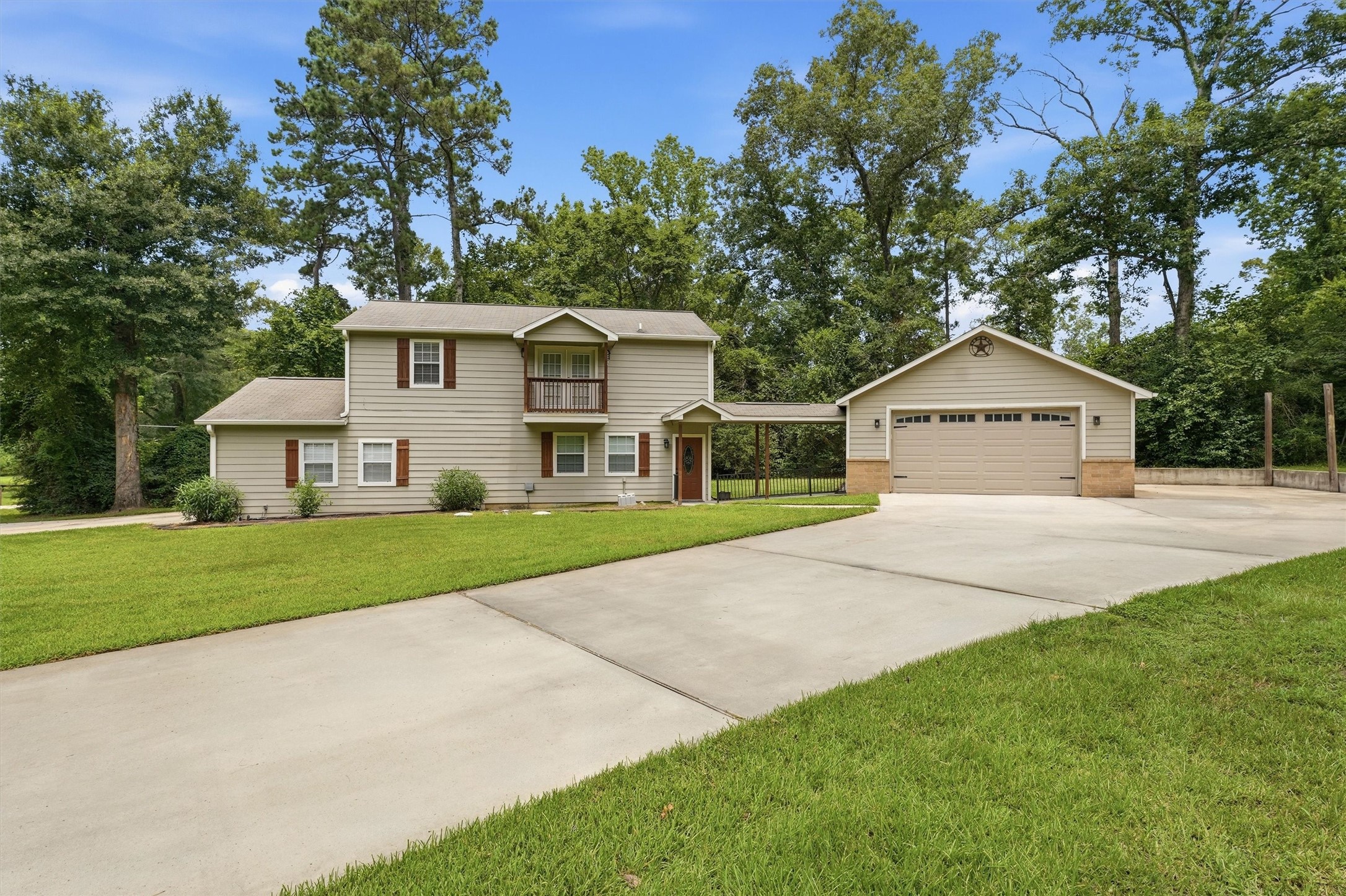15621 Northland Drive Property Photo 2