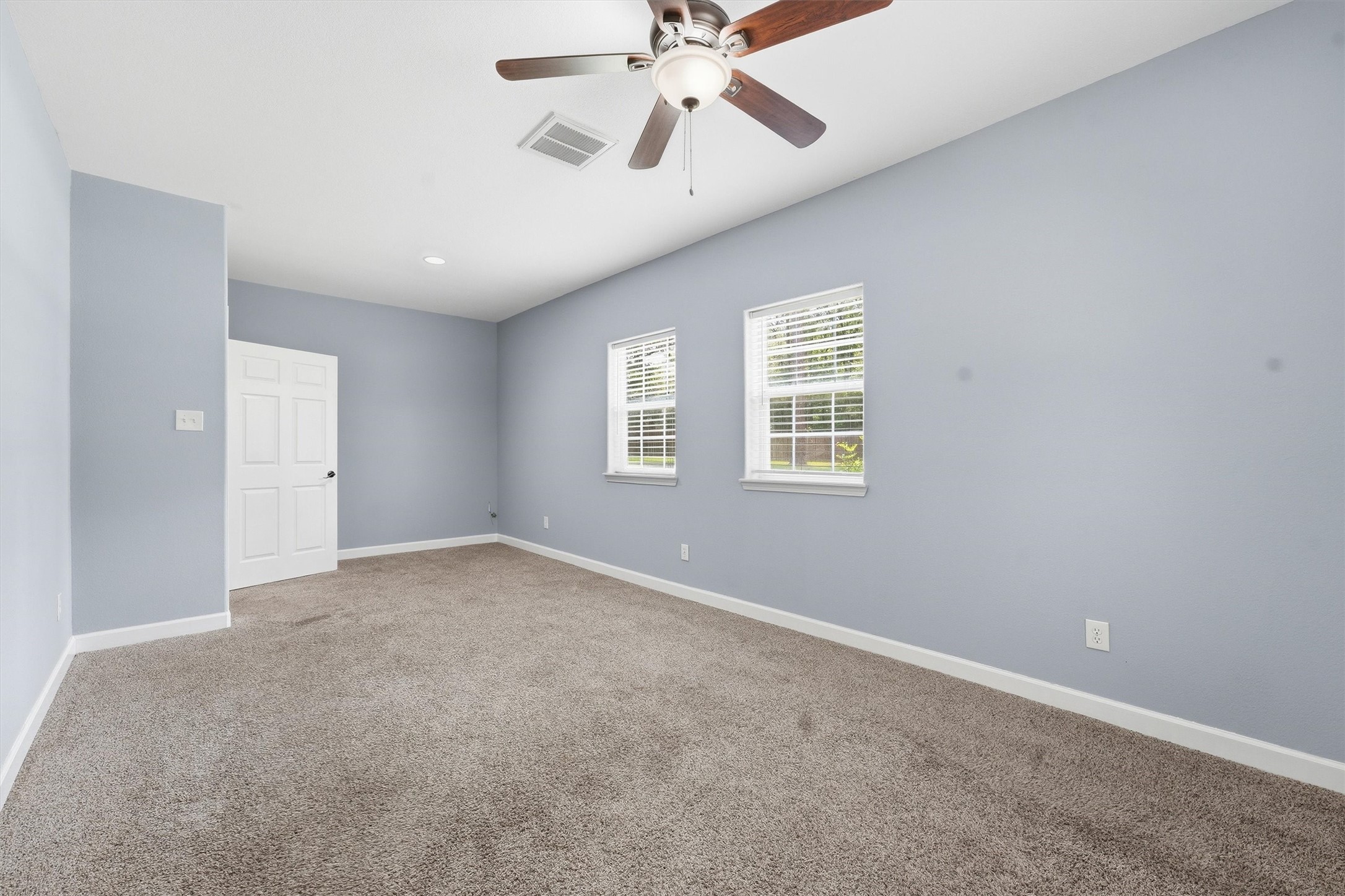 15621 Northland Drive Property Photo 10