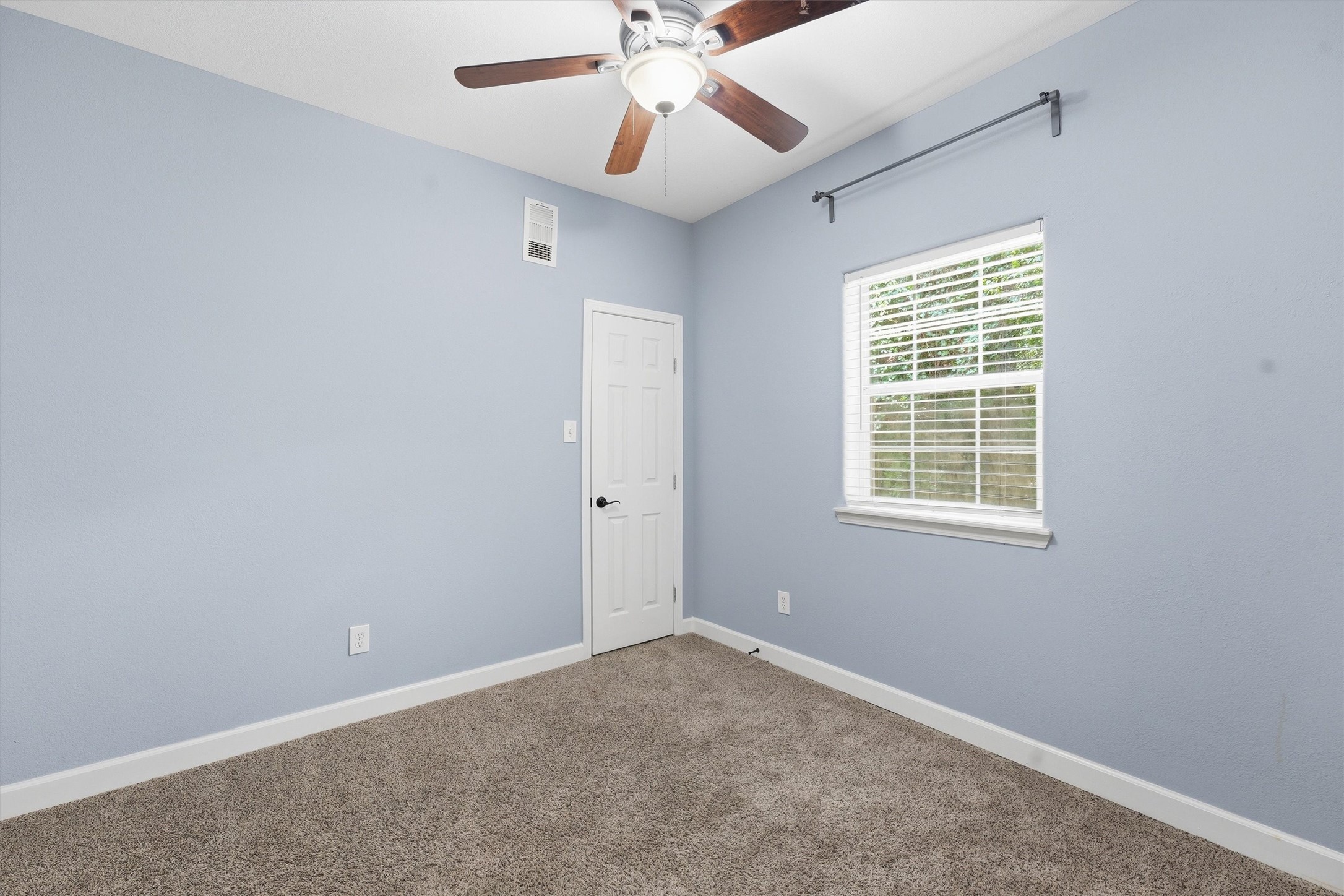15621 Northland Drive Property Photo 13