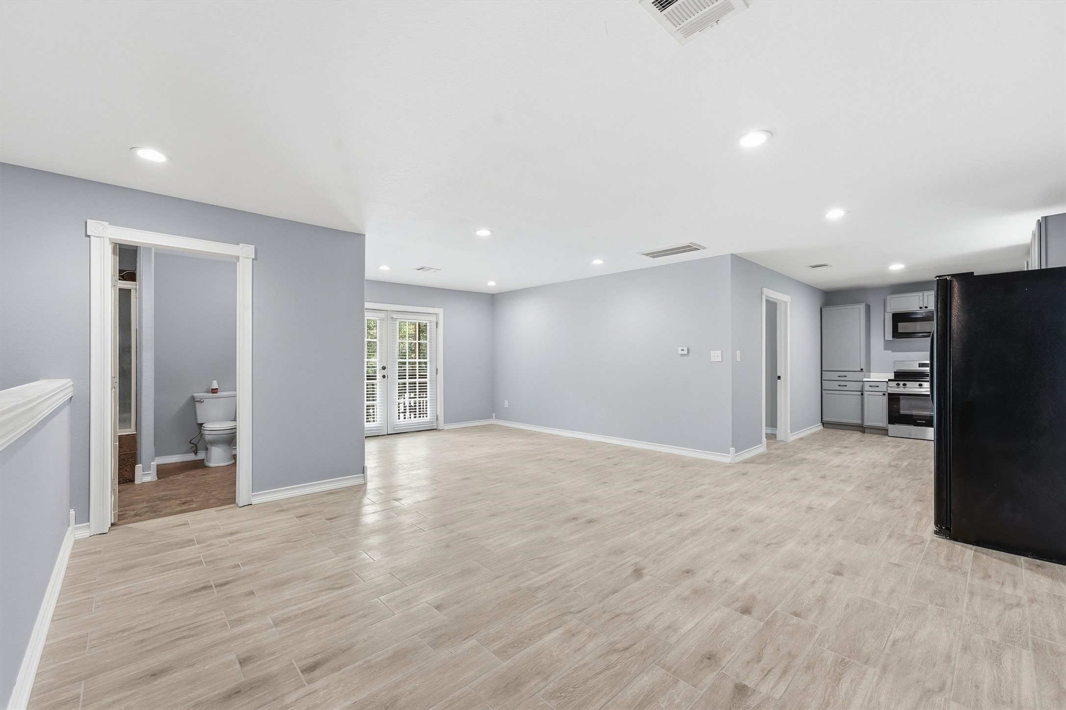 15621 Northland Drive Property Photo 15