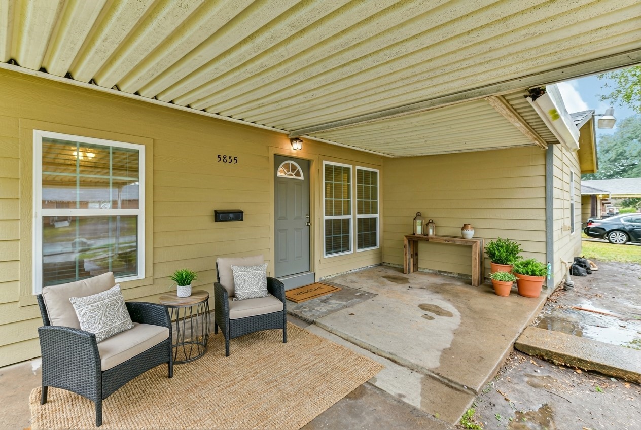 5855 Beldart Street Property Photo 4