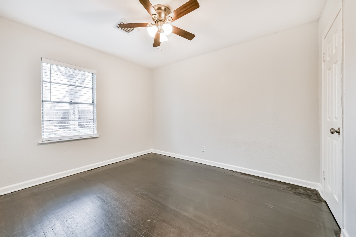 5855 Beldart Street Property Photo 23