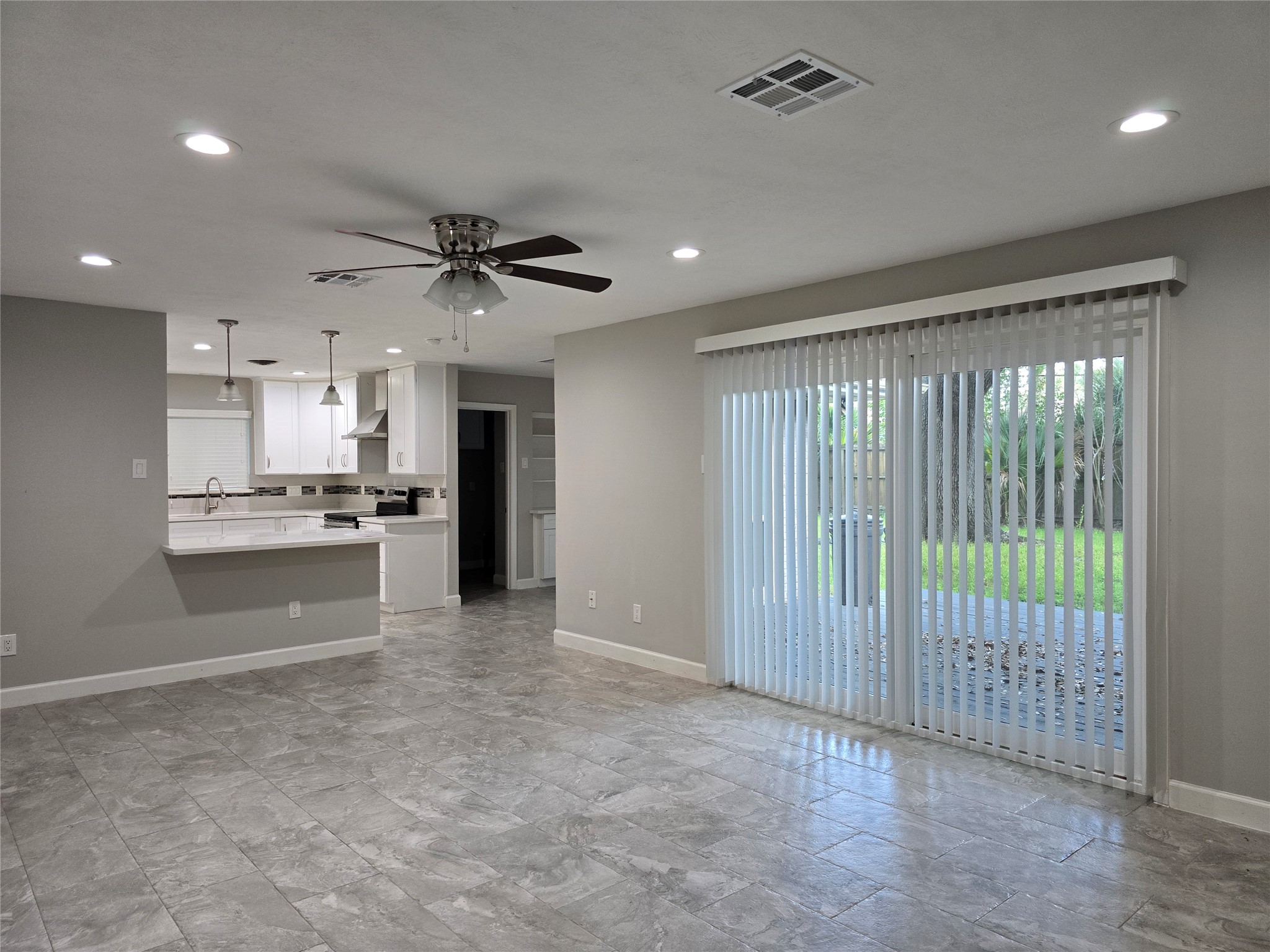 5470 Carew Street Property Photo 5