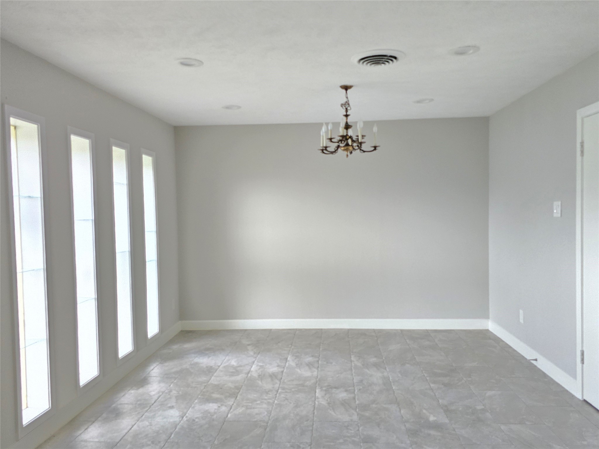 5470 Carew Street Property Photo 6