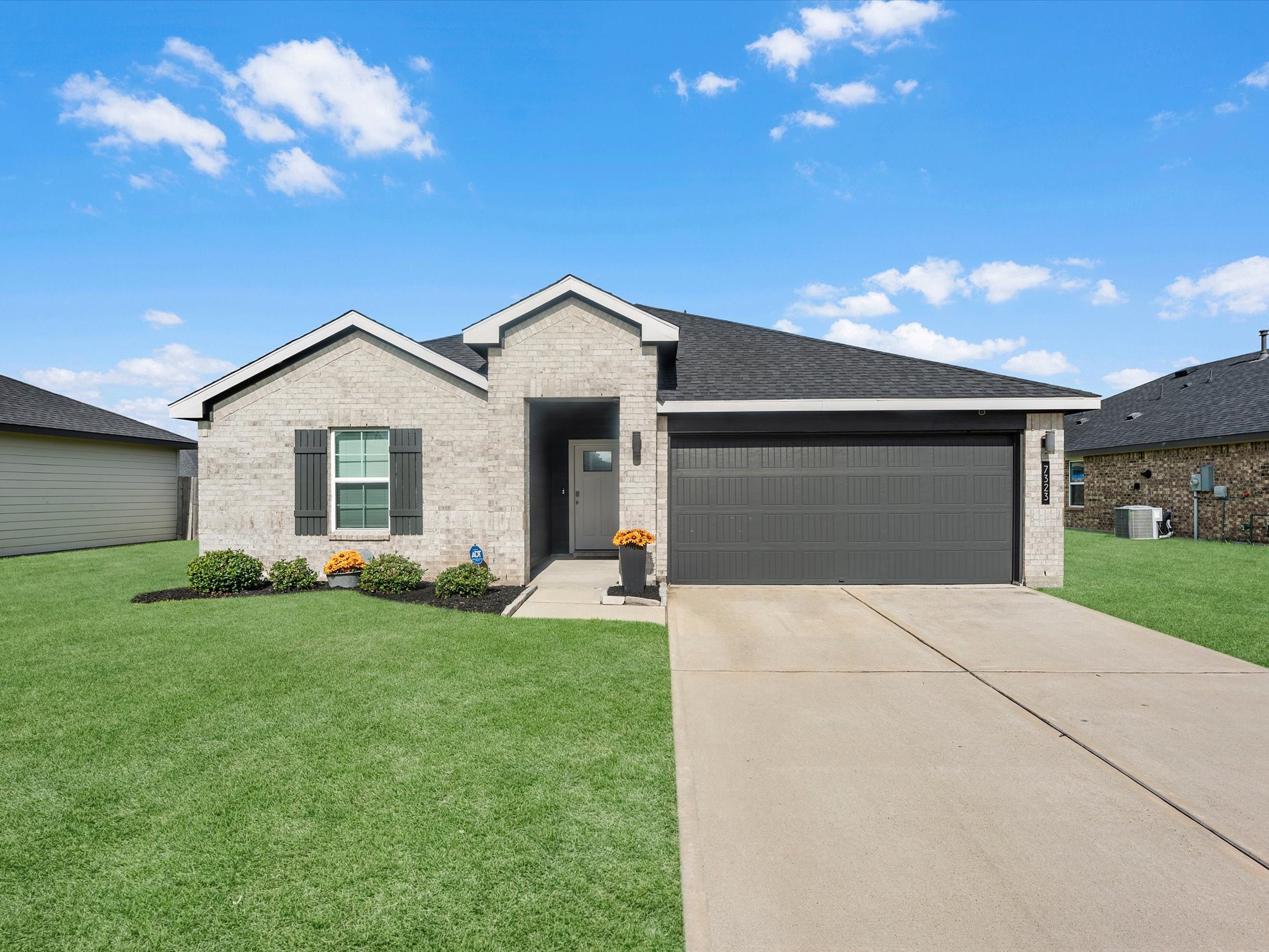 7323 Sunset Creek Drive Property Photo 1