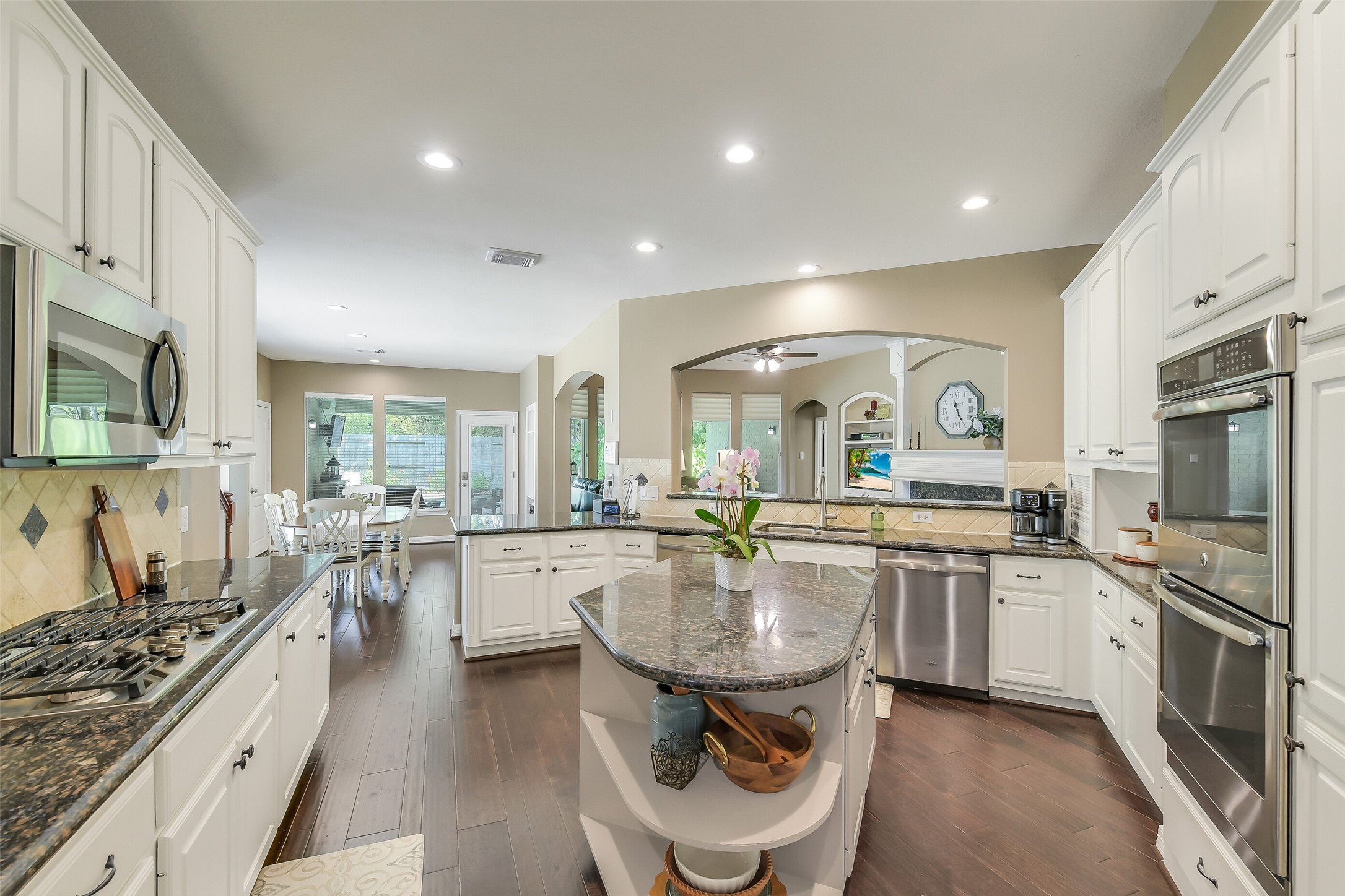 16314 Mahogany Crest Drive Property Photo 3