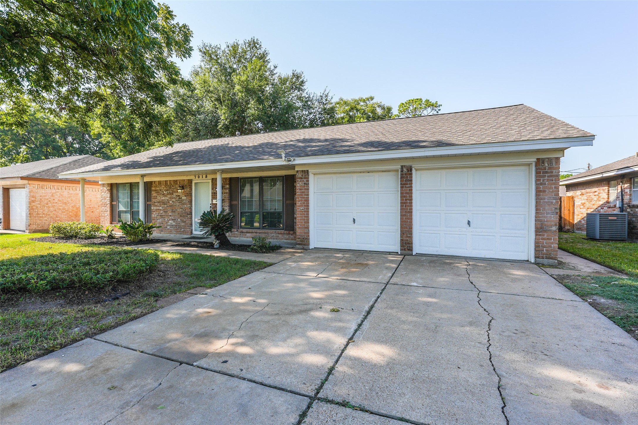 7015 Pine Vista Lane Property Photo 1