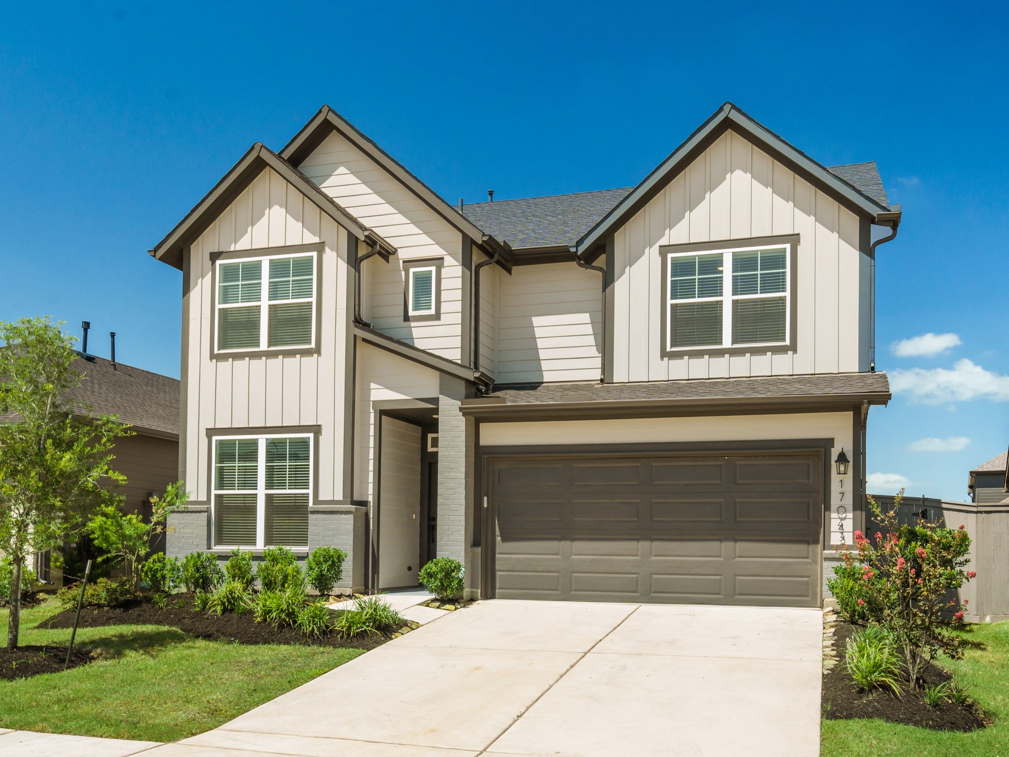 17043 Luminous Ln Property Photo 3