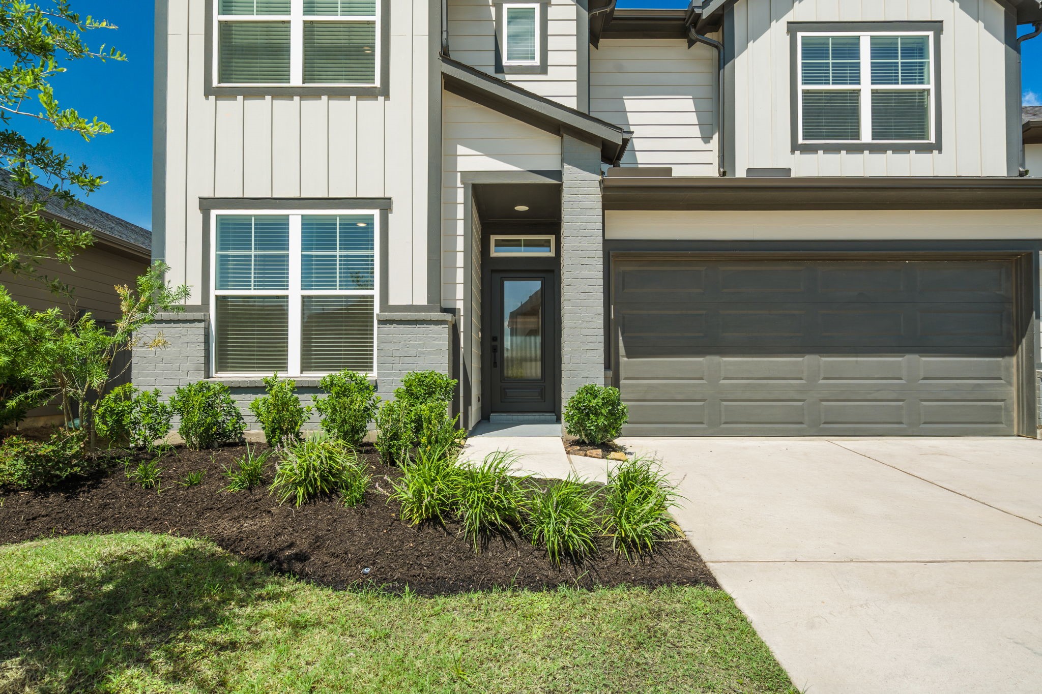 17043 Luminous Ln Property Photo 4