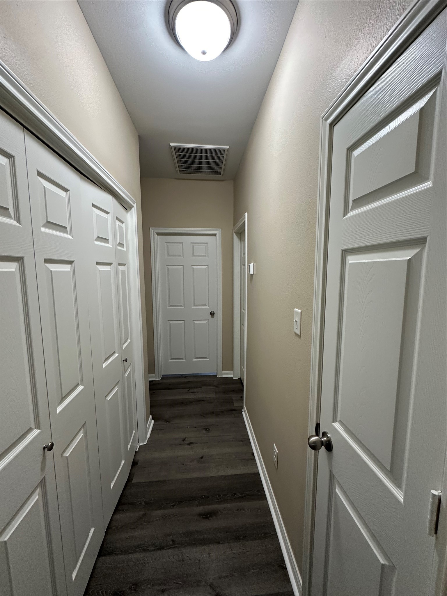 984 Arbor Glen Property Photo 6