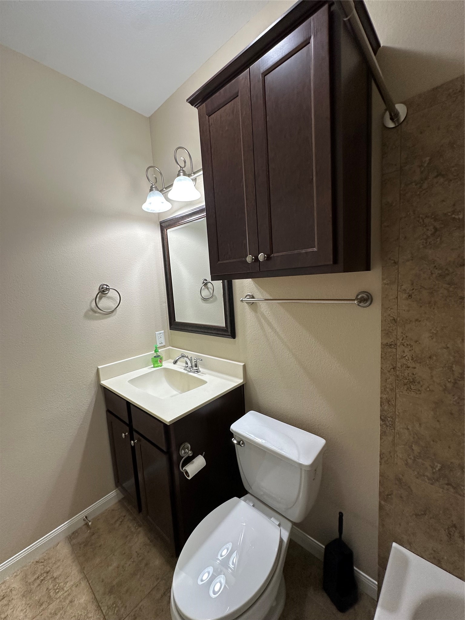 984 Arbor Glen Property Photo 14