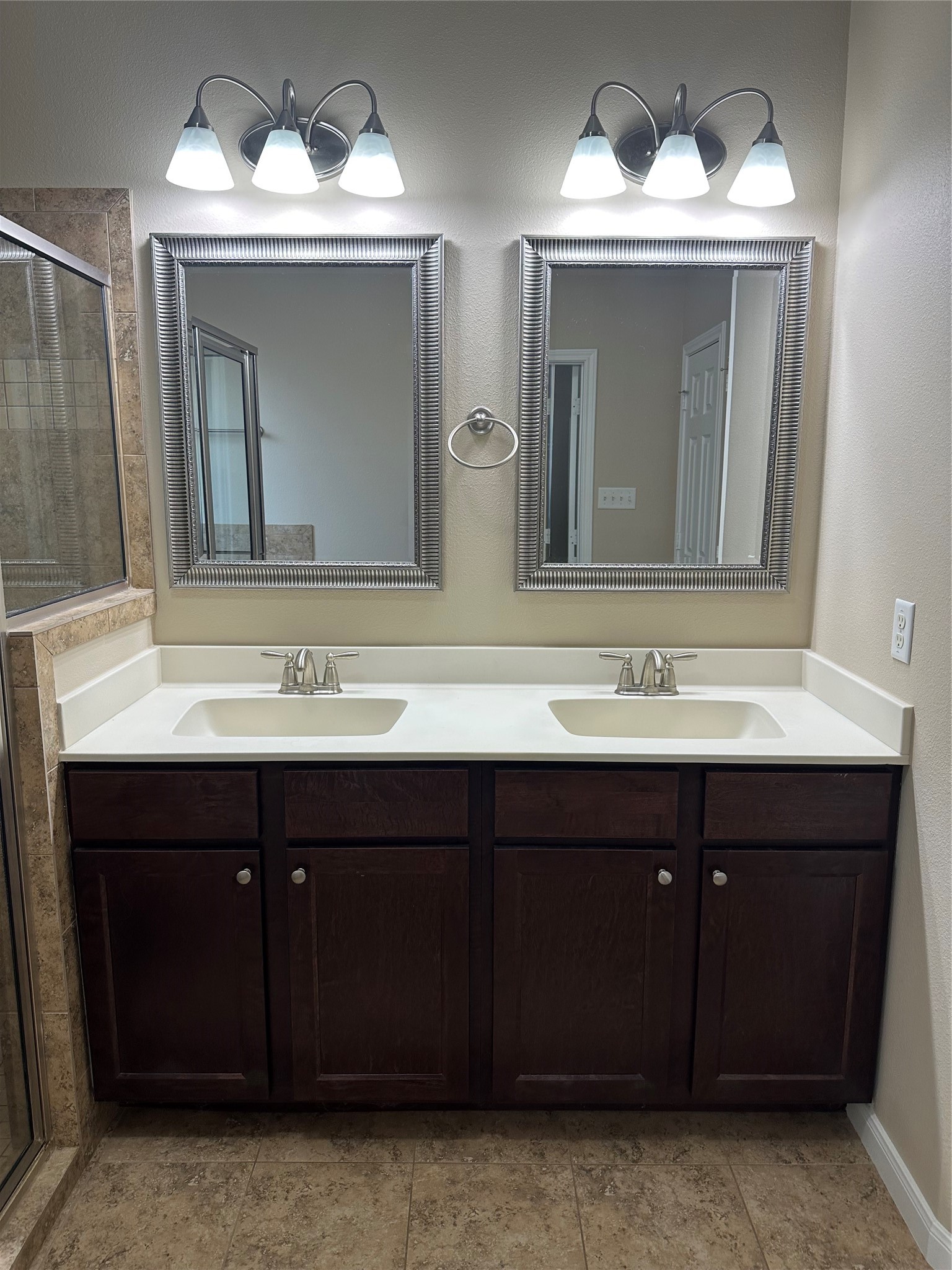 984 Arbor Glen Property Photo 23