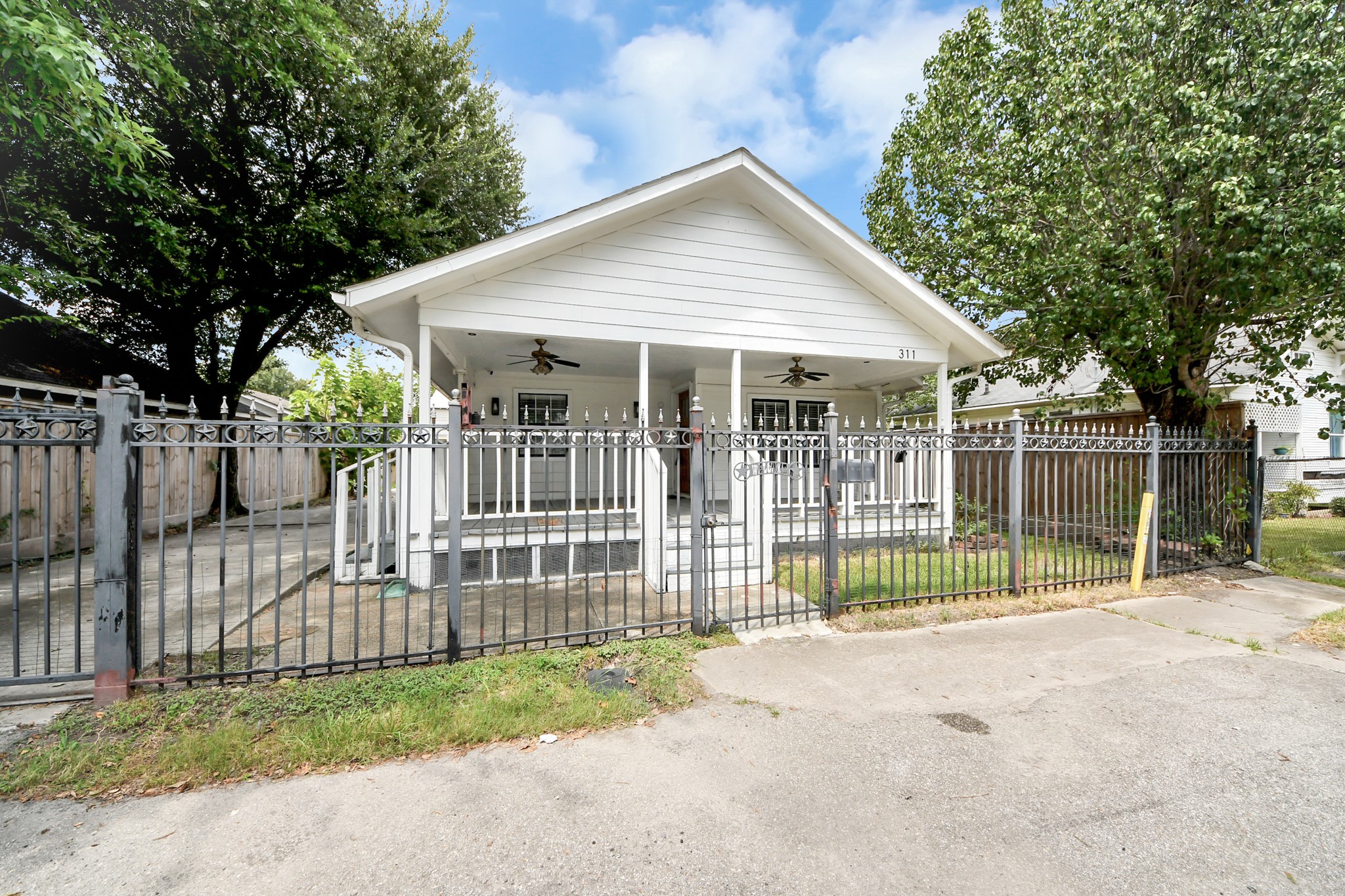 311 N Milby Street Property Photo 1