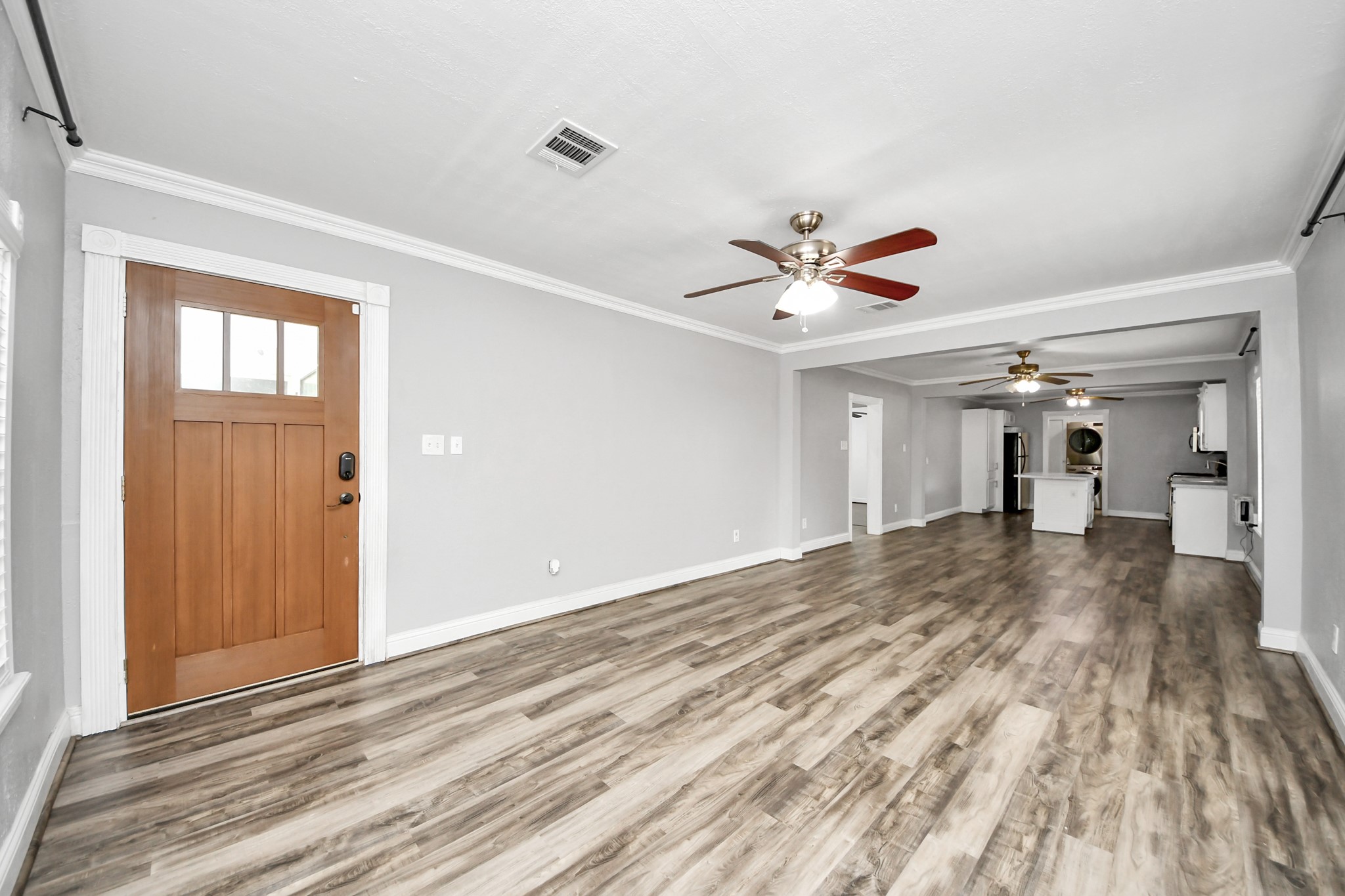 311 N Milby Street Property Photo 9