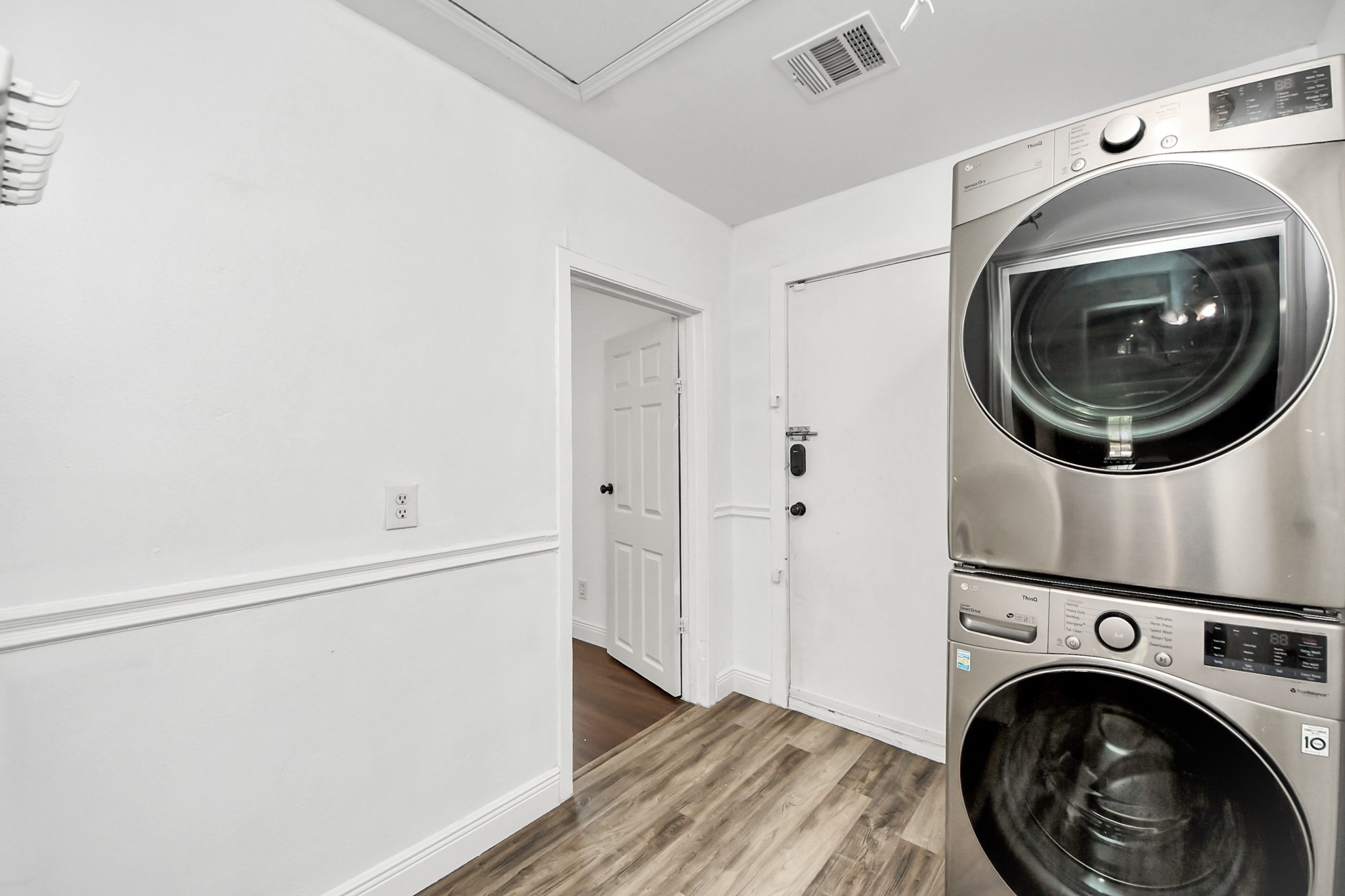 311 N Milby Street Property Photo 12