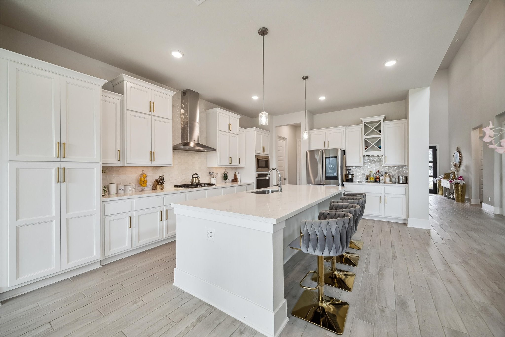 9023 Bayou Spring Court Property Photo 3