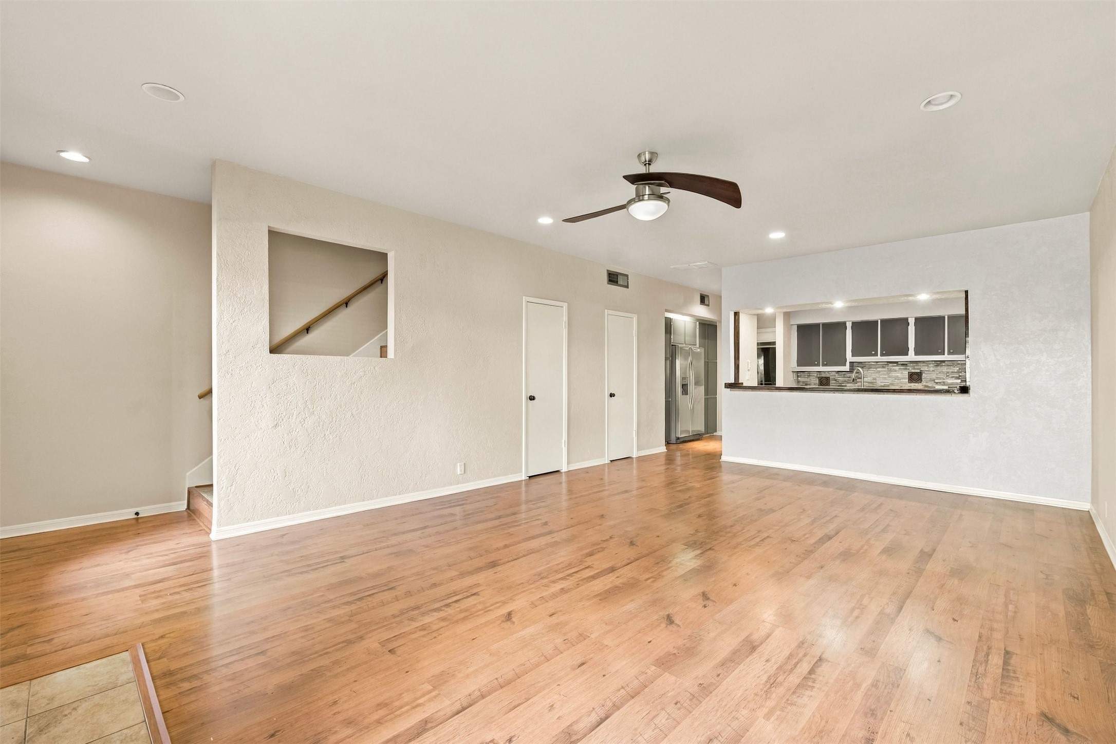 1646 Prairie Mark Lane Property Photo 4