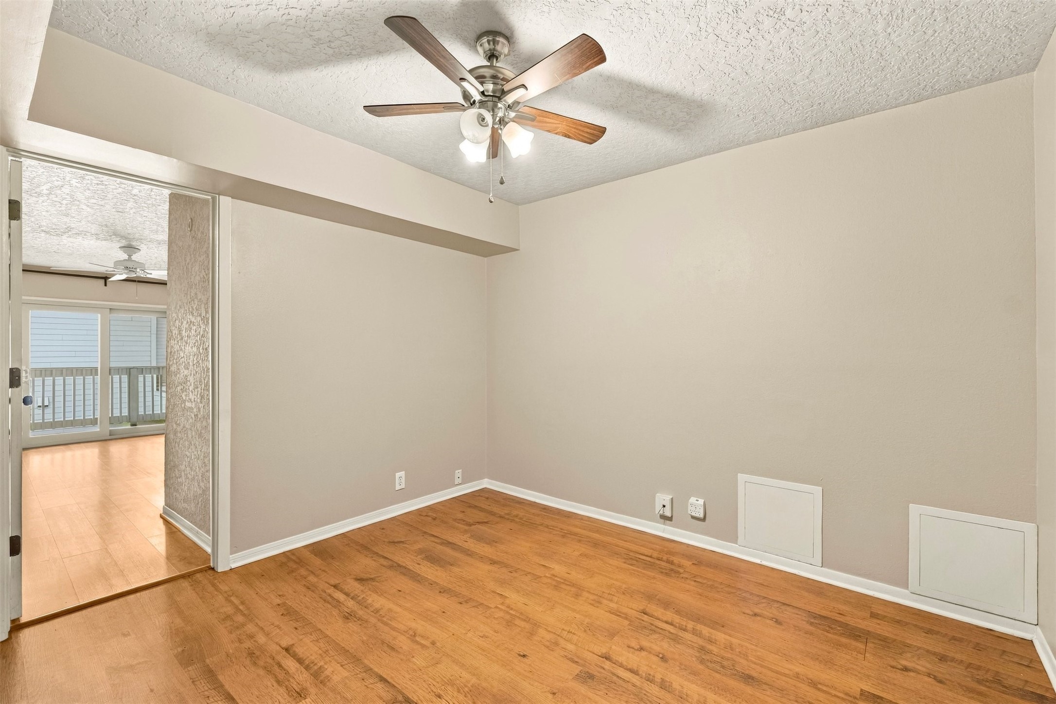 1646 Prairie Mark Lane Property Photo 11