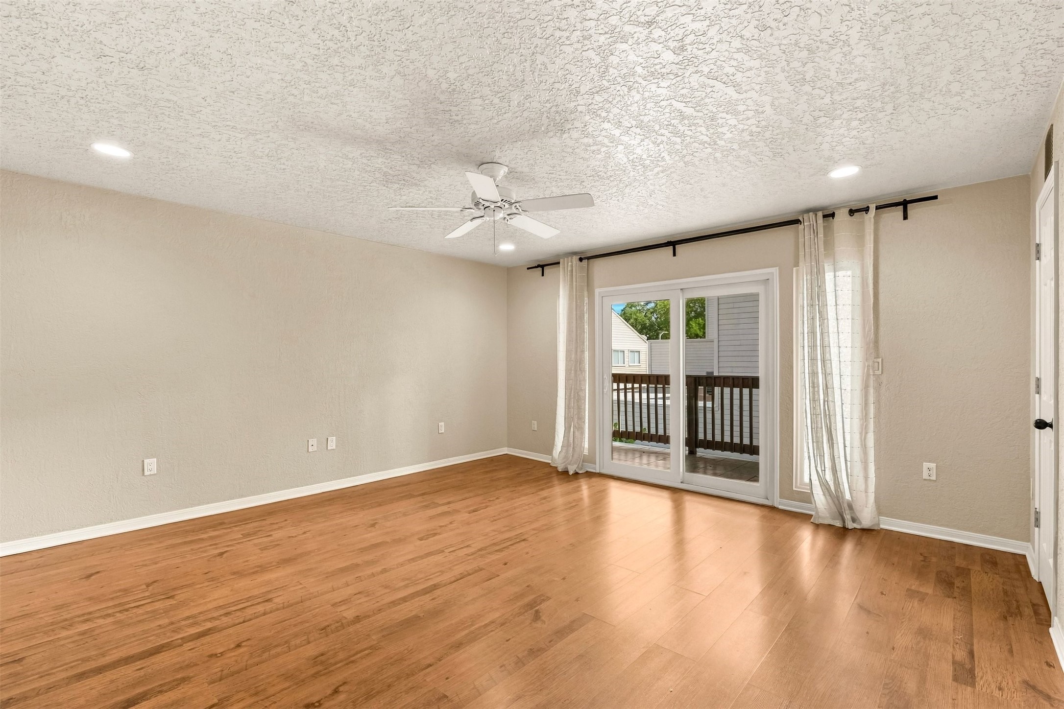 1646 Prairie Mark Lane Property Photo 13