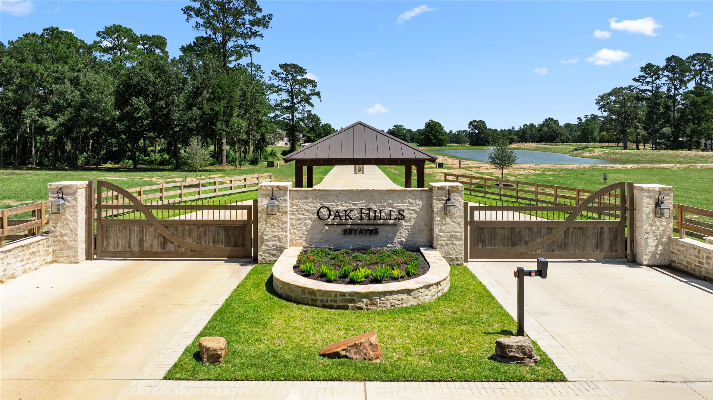 208 Rolling Oaks Drive Property Photo 1