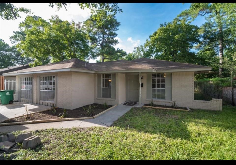 7621 Gleason Road Property Photo 1