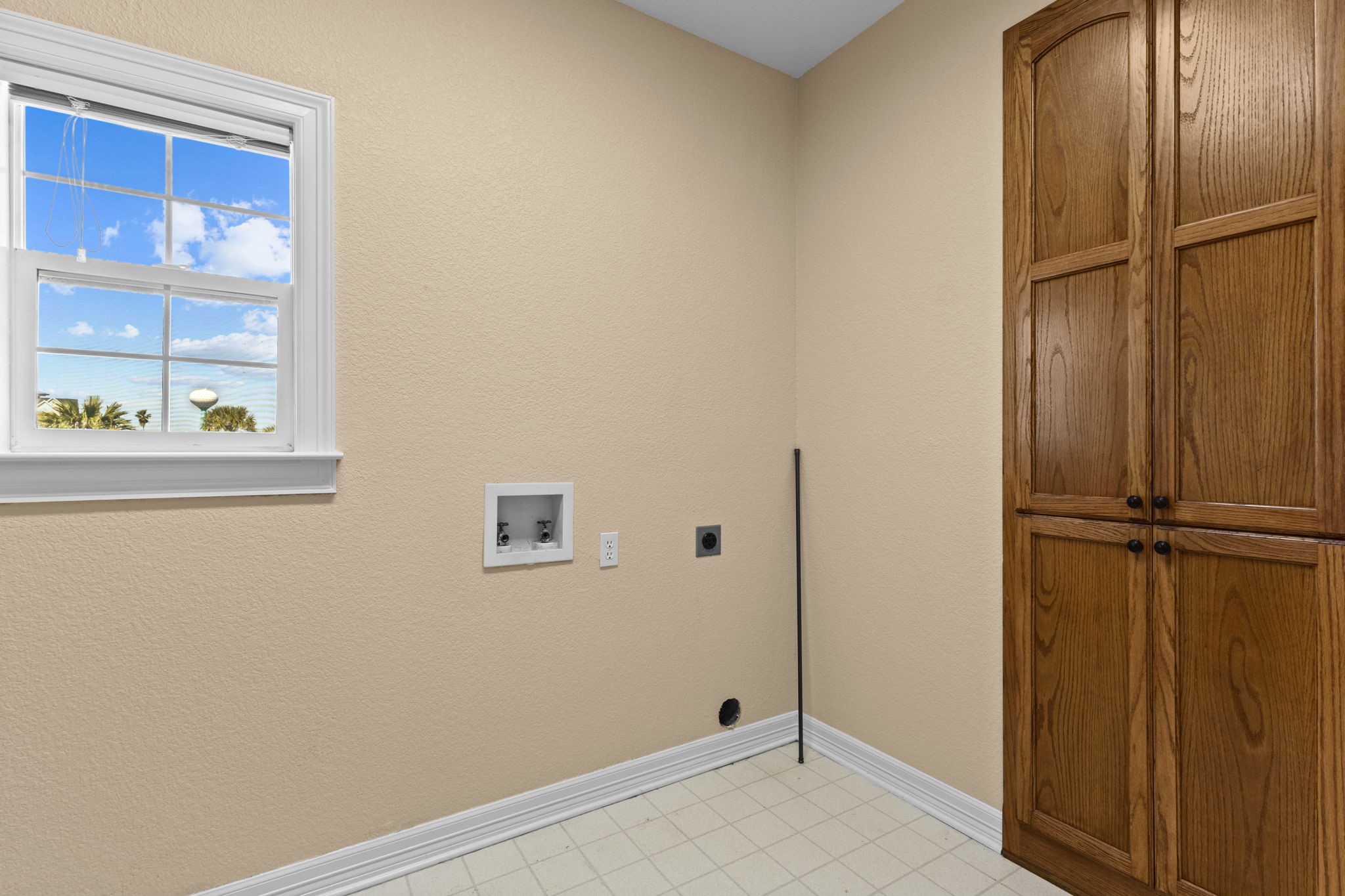 900 Southwind Property Photo 9