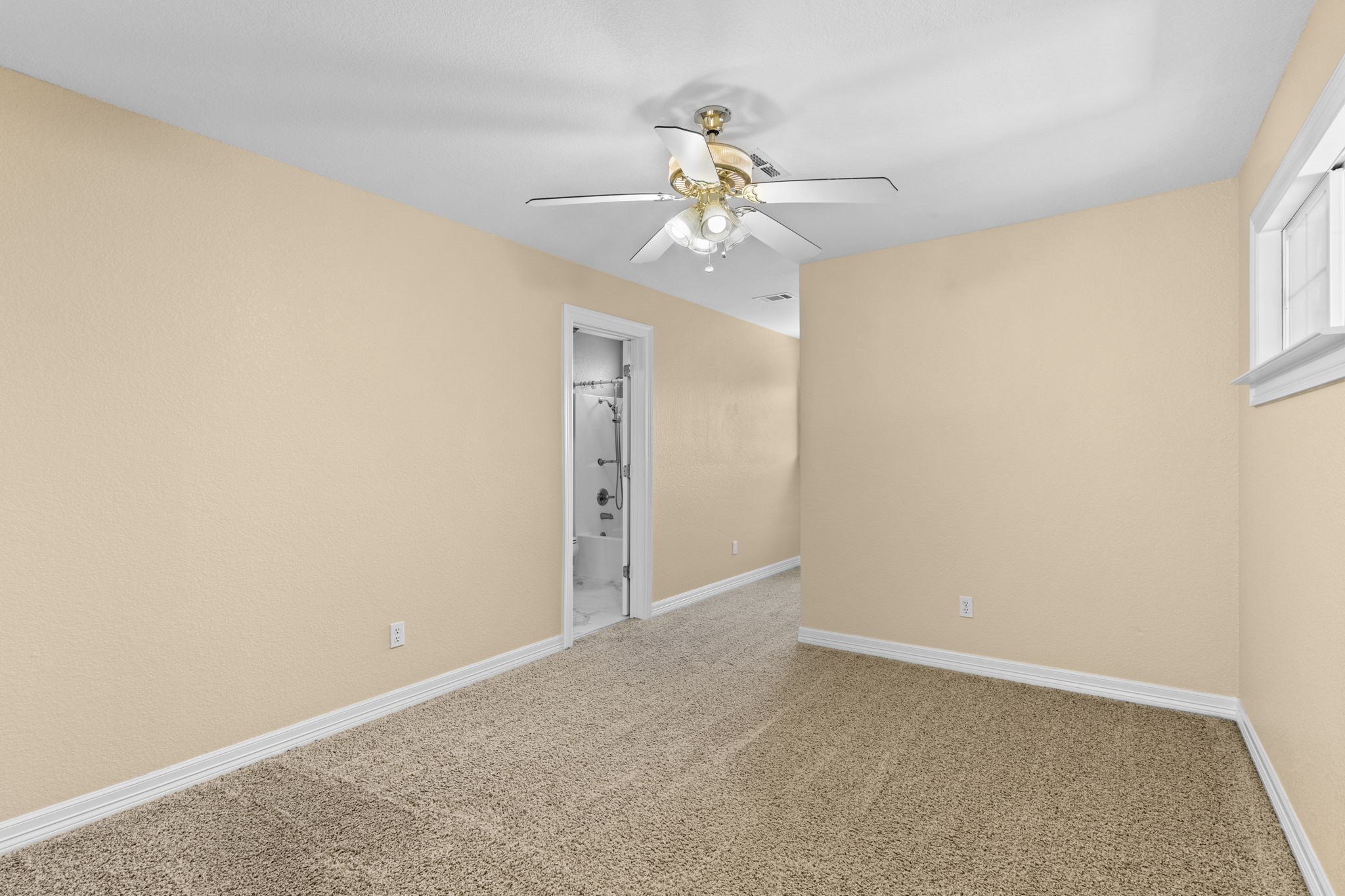 900 Southwind Property Photo 14
